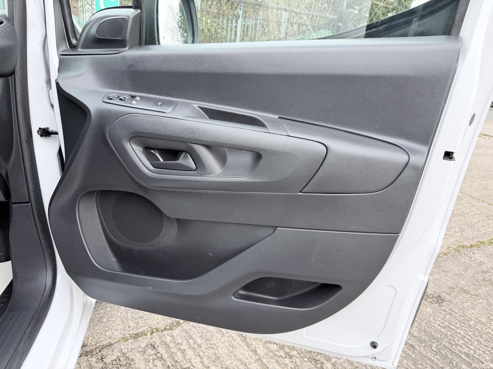 Peugeot Partner 1.5 BlueHDi 1000 Professional Premium + Standard Panel Van 5dr Diesel Manual SWB Euro 6 (s/s) (100 bhp)