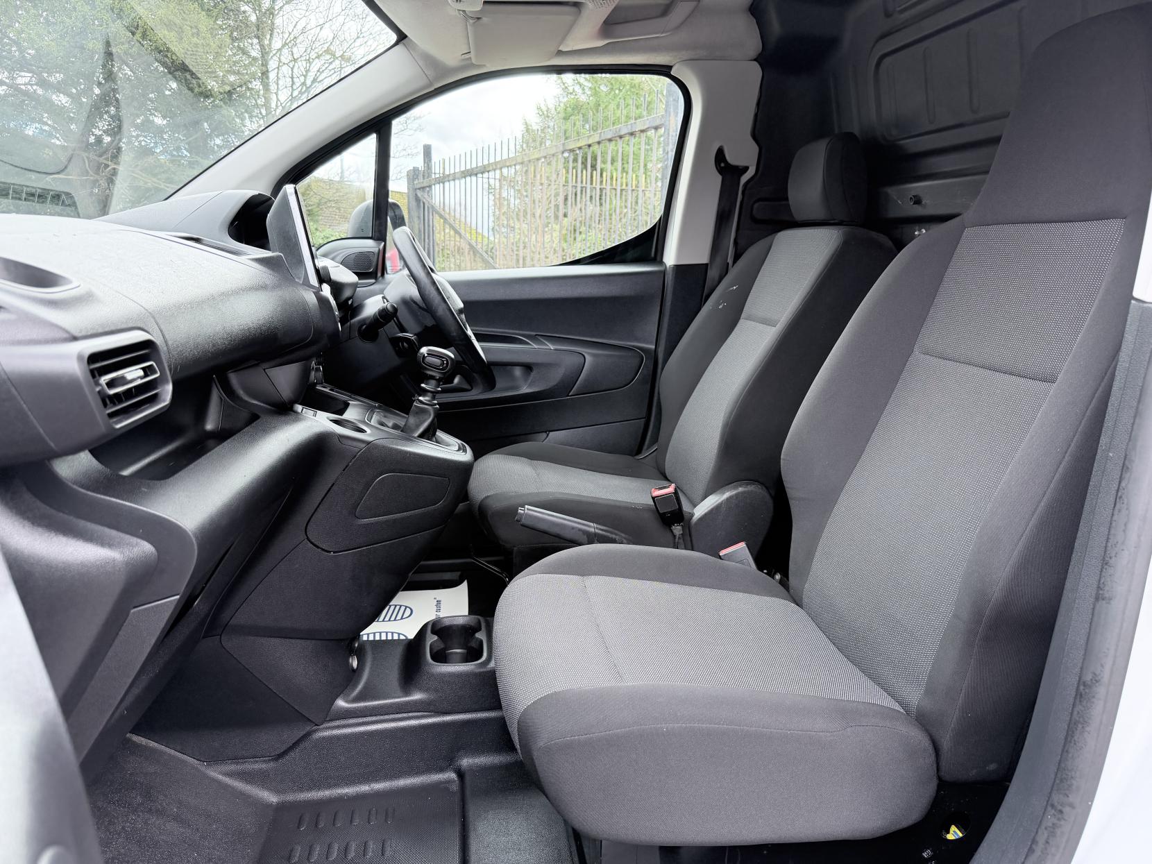 Peugeot Partner 1.5 BlueHDi 1000 Professional Premium + Standard Panel Van 5dr Diesel Manual SWB Euro 6 (s/s) (100 bhp)