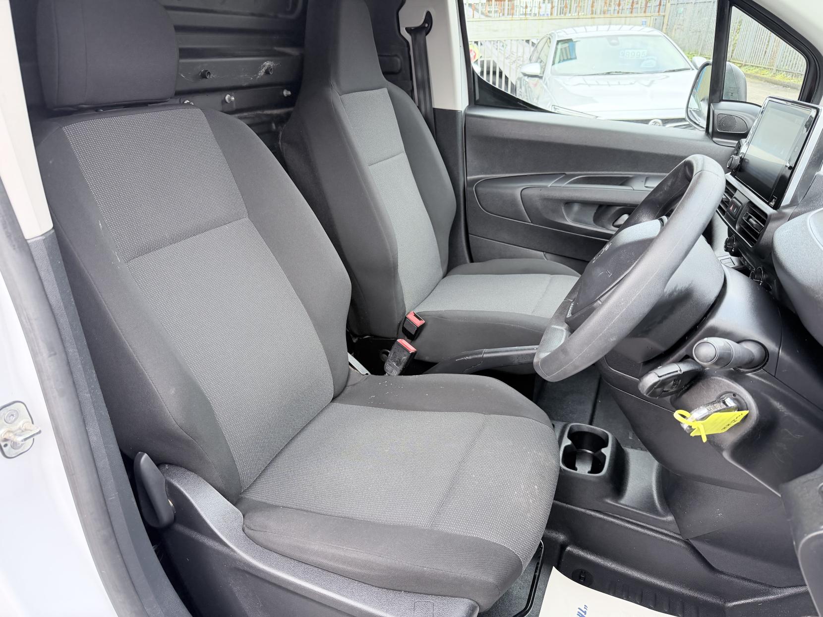 Peugeot Partner 1.5 BlueHDi 1000 Professional Premium + Standard Panel Van 5dr Diesel Manual SWB Euro 6 (s/s) (100 bhp)