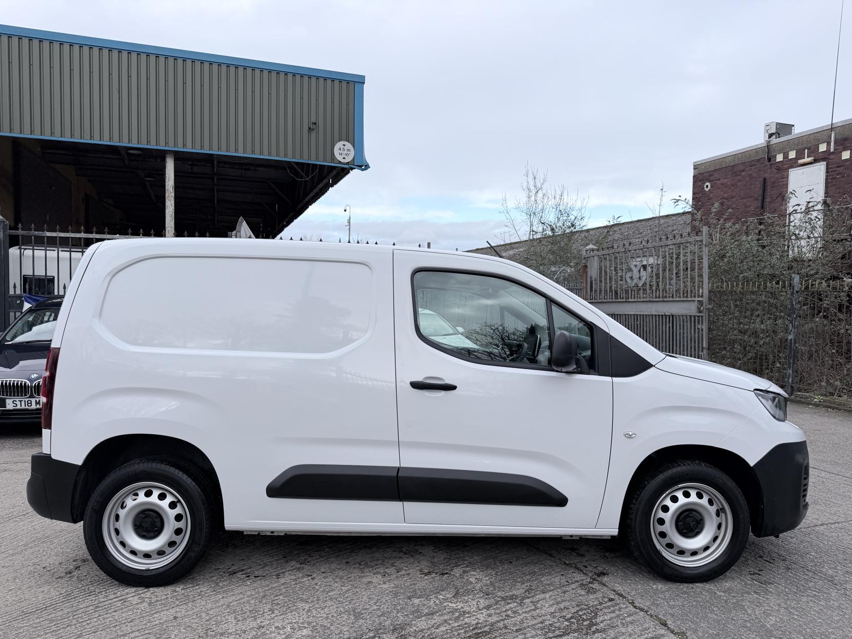 Peugeot Partner 1.5 BlueHDi 1000 Professional Premium + Standard Panel Van 5dr Diesel Manual SWB Euro 6 (s/s) (100 bhp)