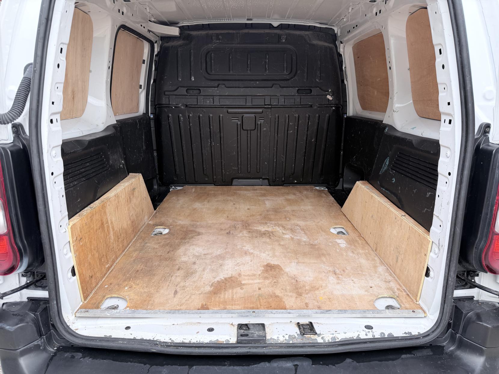 Peugeot Partner 1.5 BlueHDi 1000 Professional Premium + Standard Panel Van 5dr Diesel Manual SWB Euro 6 (s/s) (100 bhp)