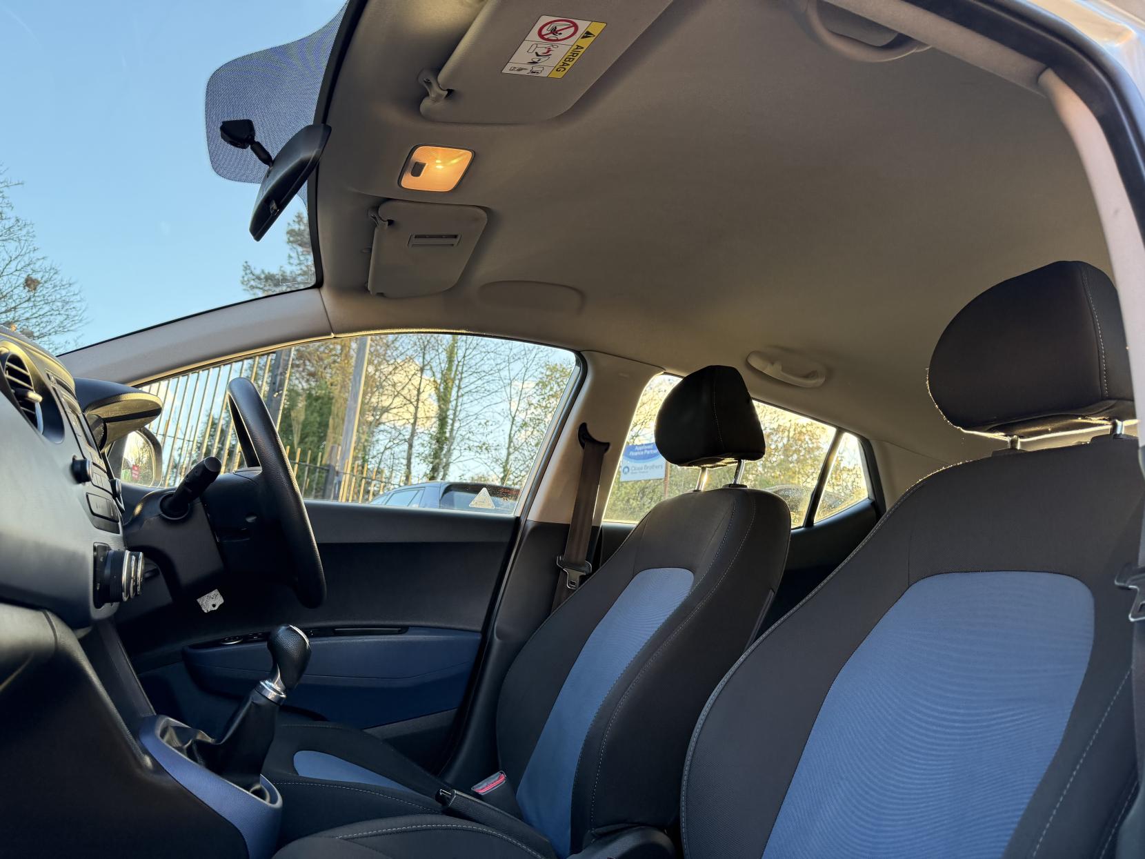 Hyundai i10 1.2 SE Hatchback 5dr Petrol Manual Euro 5 (87 ps)