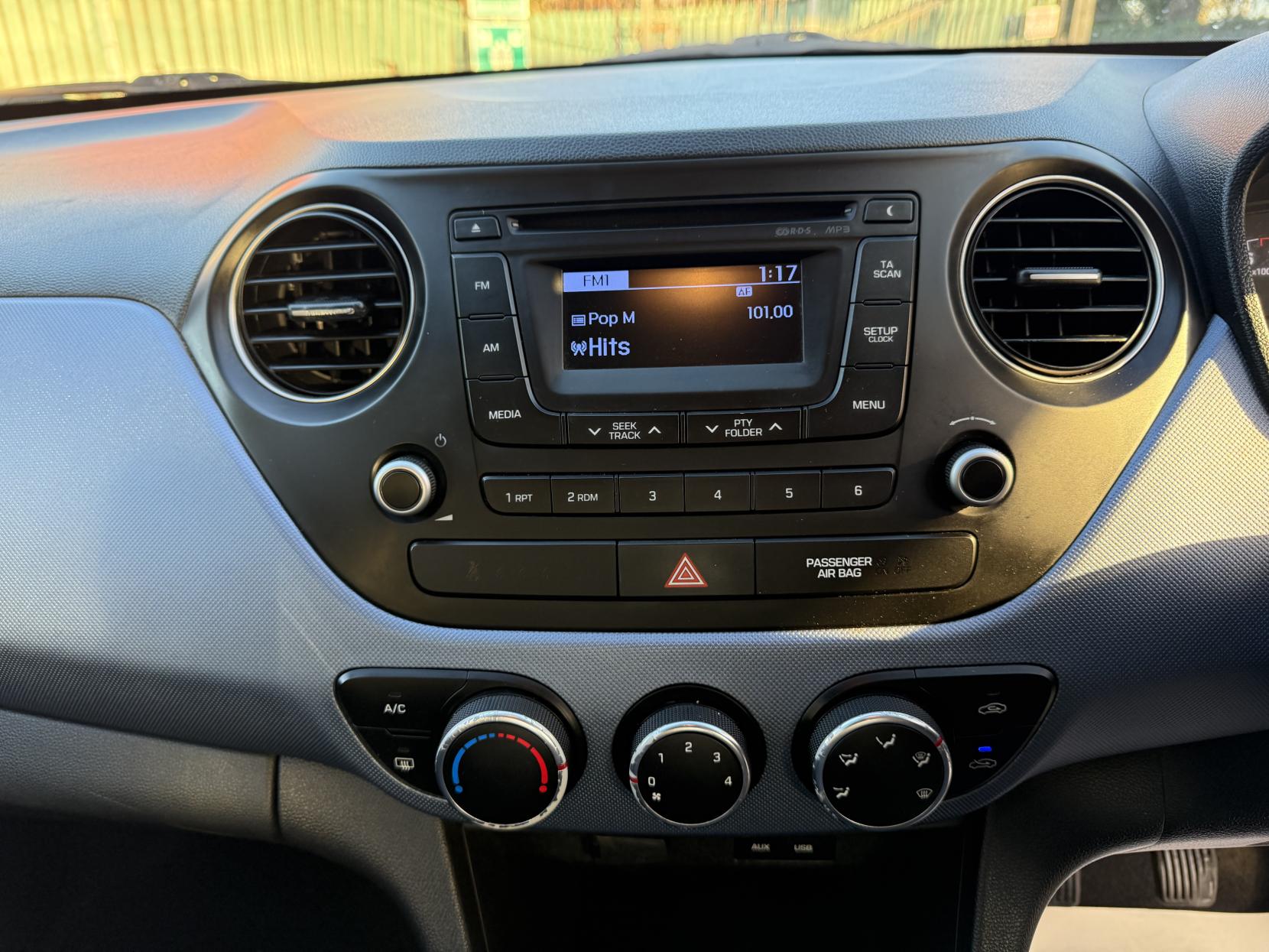 Hyundai i10 1.2 SE Hatchback 5dr Petrol Manual Euro 5 (87 ps)