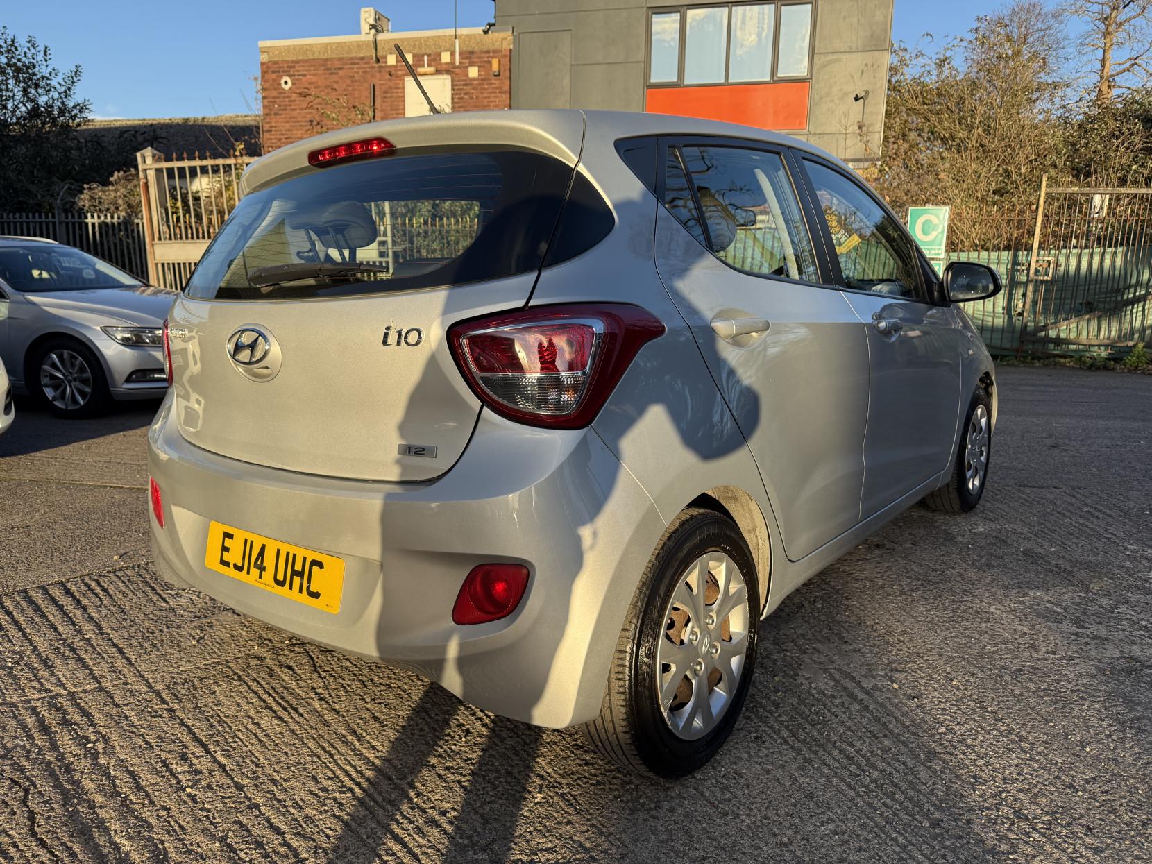 Hyundai i10 1.2 SE Hatchback 5dr Petrol Manual Euro 5 (87 ps)