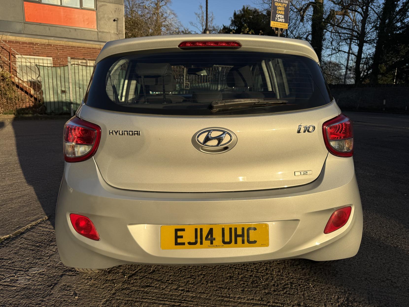 Hyundai i10 1.2 SE Hatchback 5dr Petrol Manual Euro 5 (87 ps)