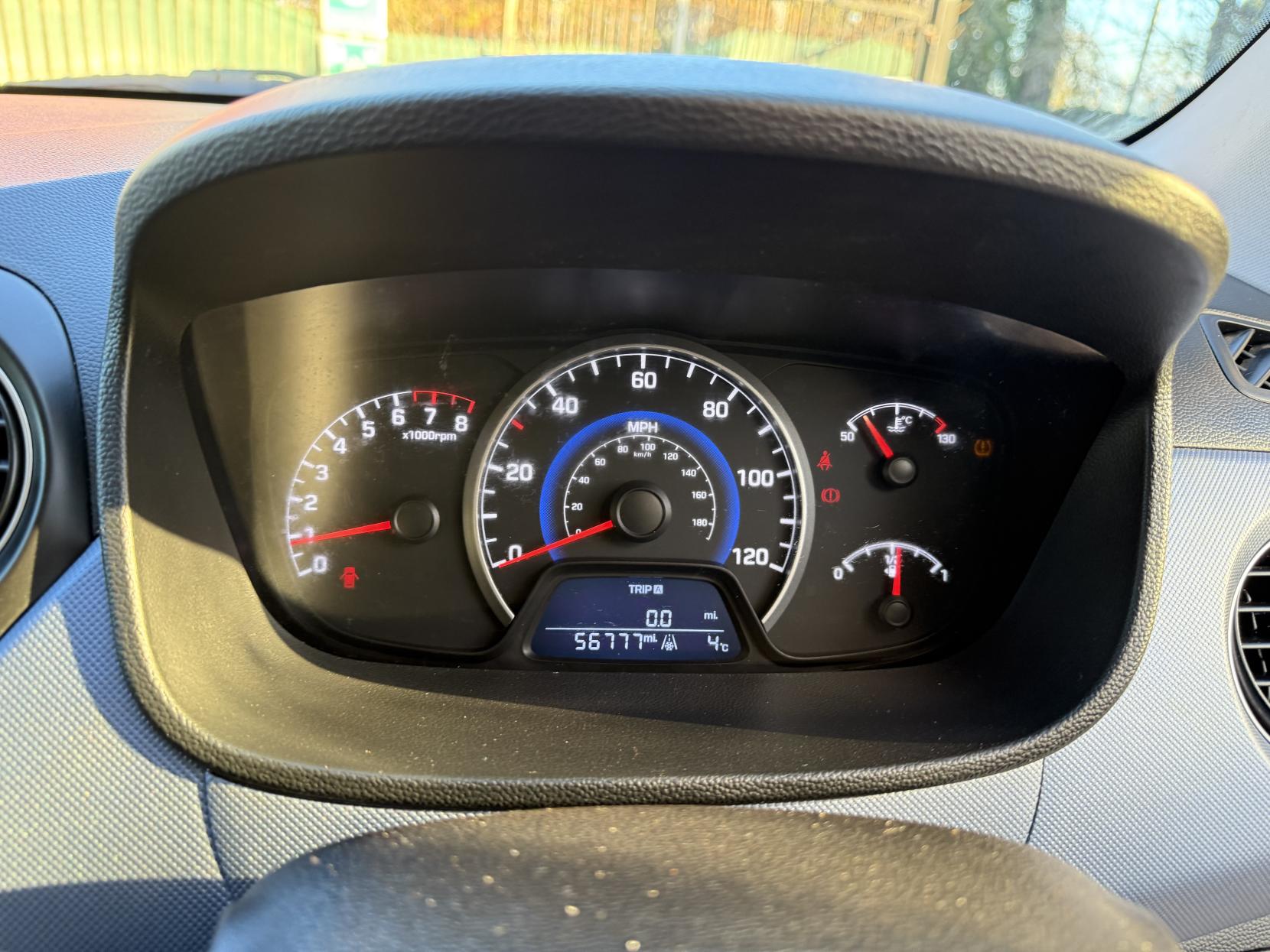 Hyundai i10 1.2 SE Hatchback 5dr Petrol Manual Euro 5 (87 ps)