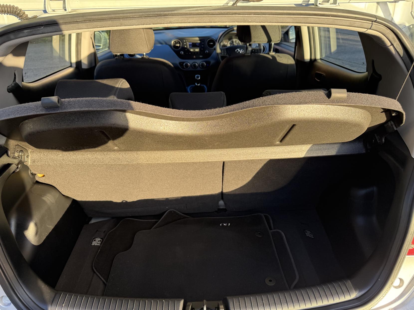 Hyundai i10 1.2 SE Hatchback 5dr Petrol Manual Euro 5 (87 ps)