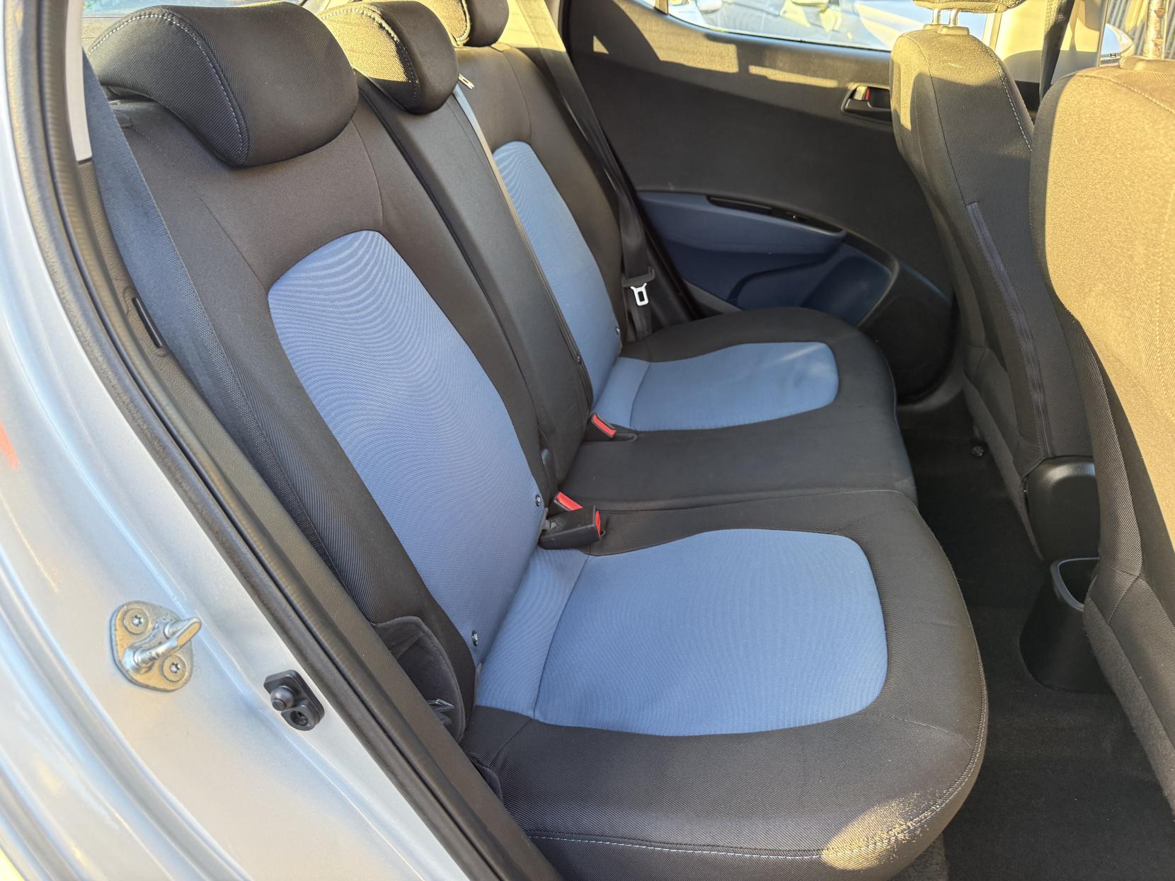 Hyundai i10 1.2 SE Hatchback 5dr Petrol Manual Euro 5 (87 ps)