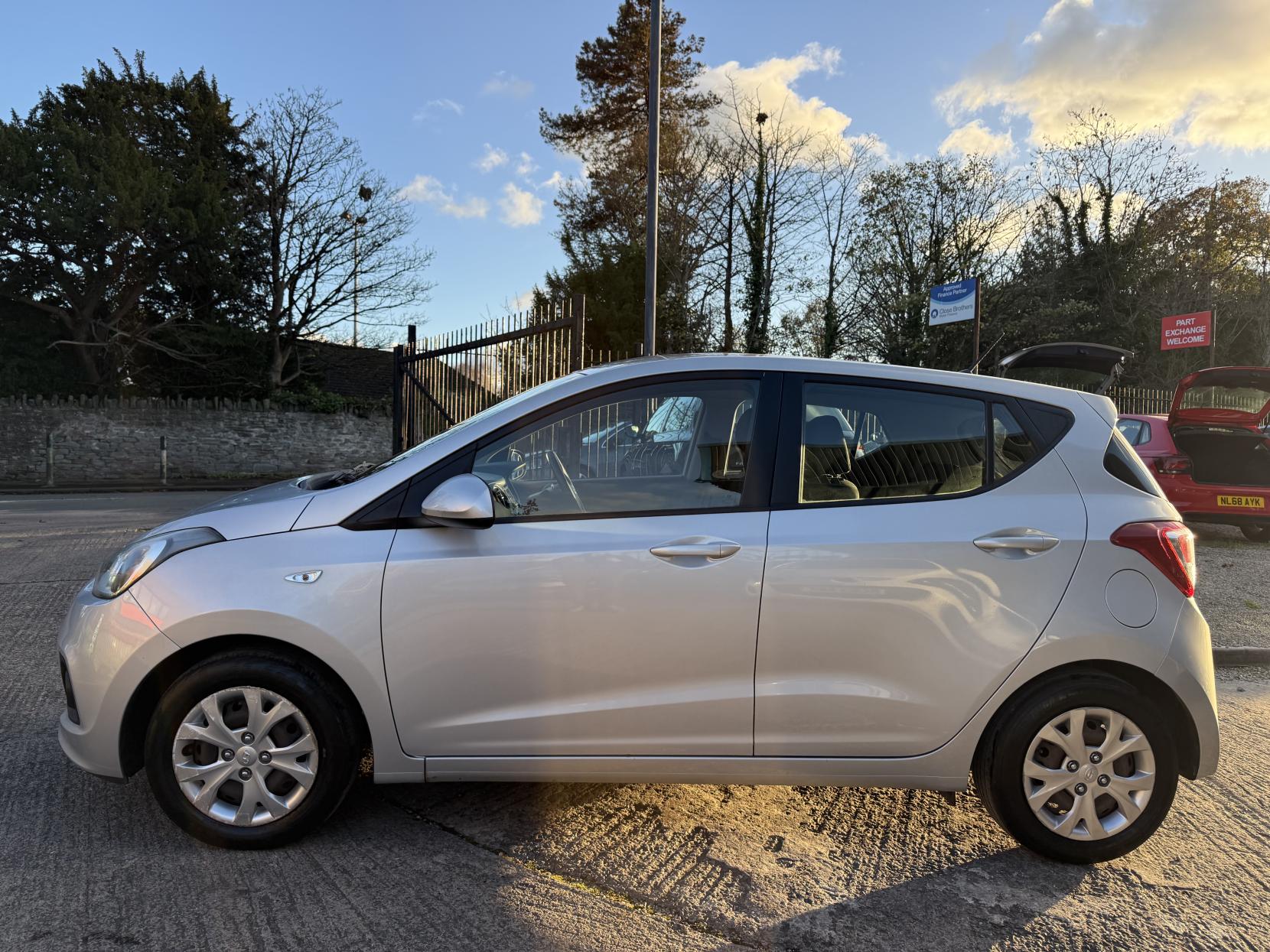 Hyundai i10 1.2 SE Hatchback 5dr Petrol Manual Euro 5 (87 ps)