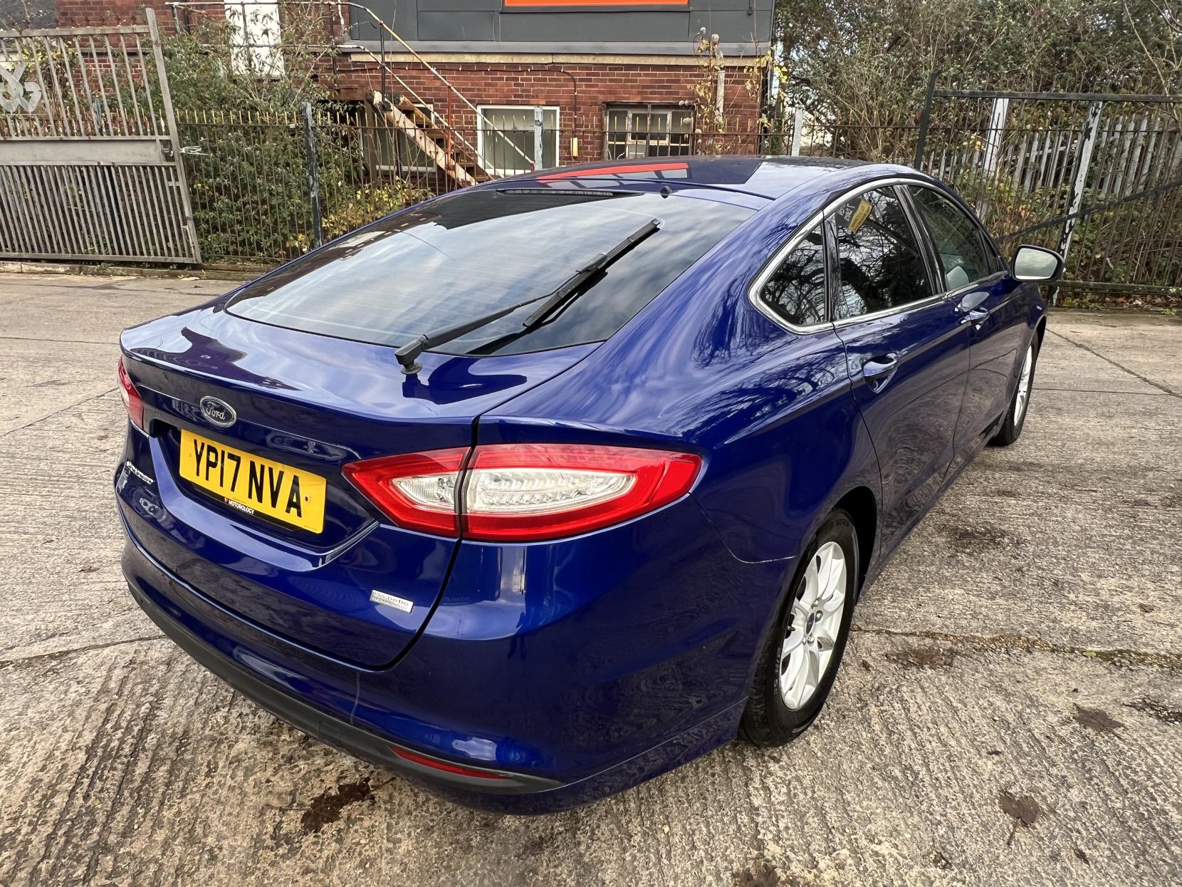 Ford Mondeo 1.5 TDCi ECOnetic Zetec Hatchback 5dr Diesel Manual Euro 6 (s/s) (120 ps)