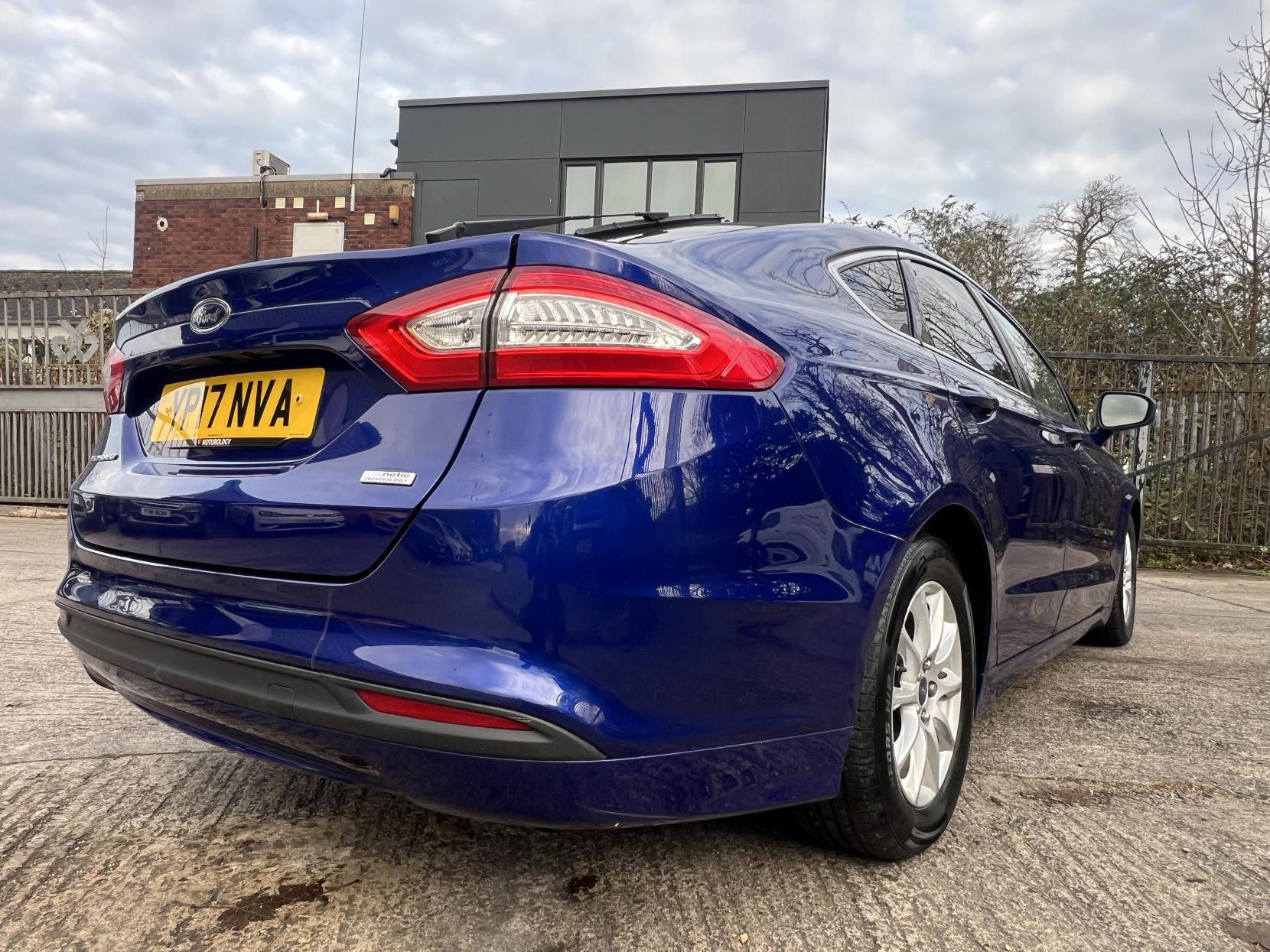 Ford Mondeo 1.5 TDCi ECOnetic Zetec Hatchback 5dr Diesel Manual Euro 6 (s/s) (120 ps)