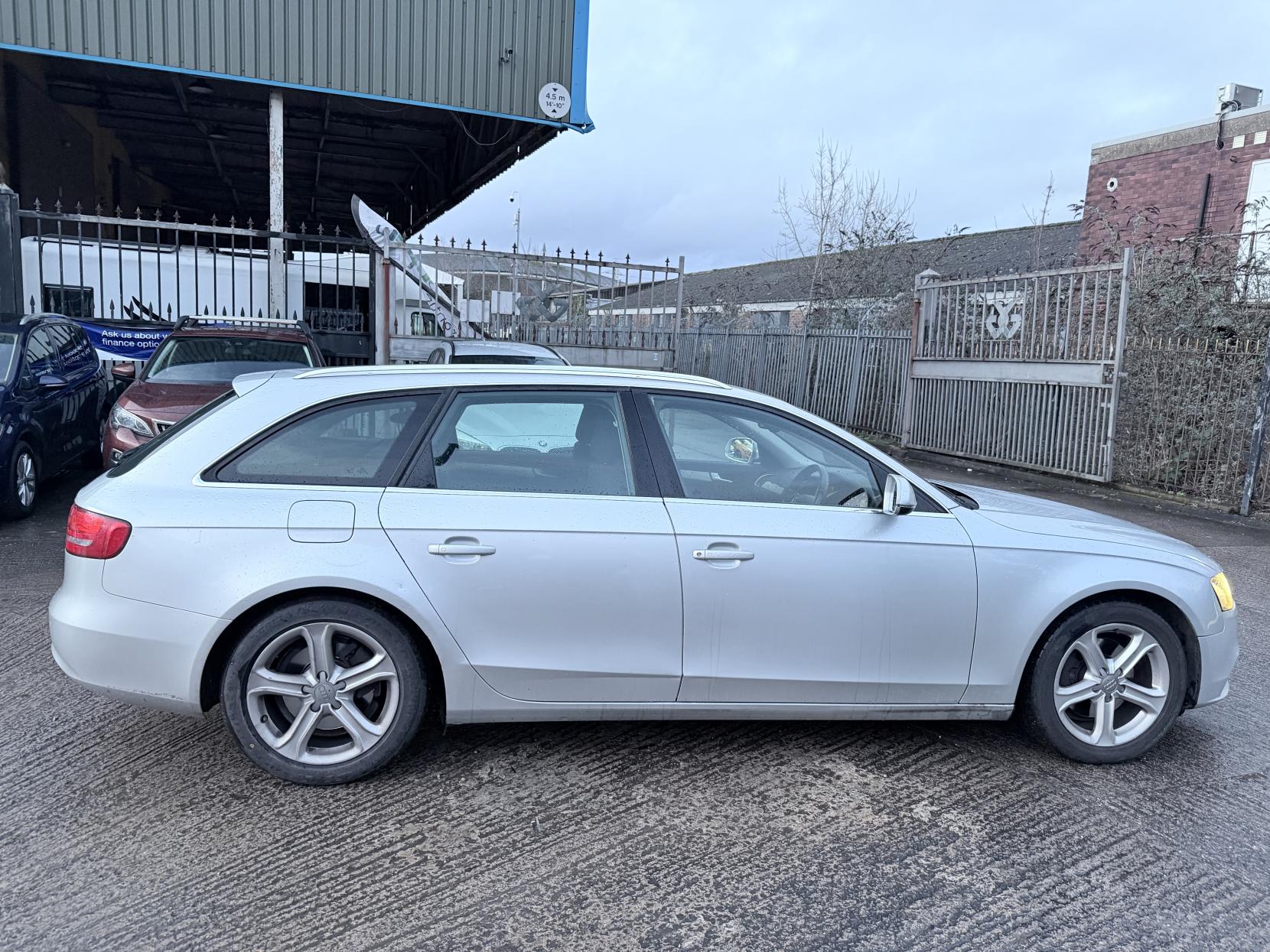 Audi A4 Avant 2.0 TDI SE Estate 5dr Diesel Manual Euro 5 (s/s) (143 ps)