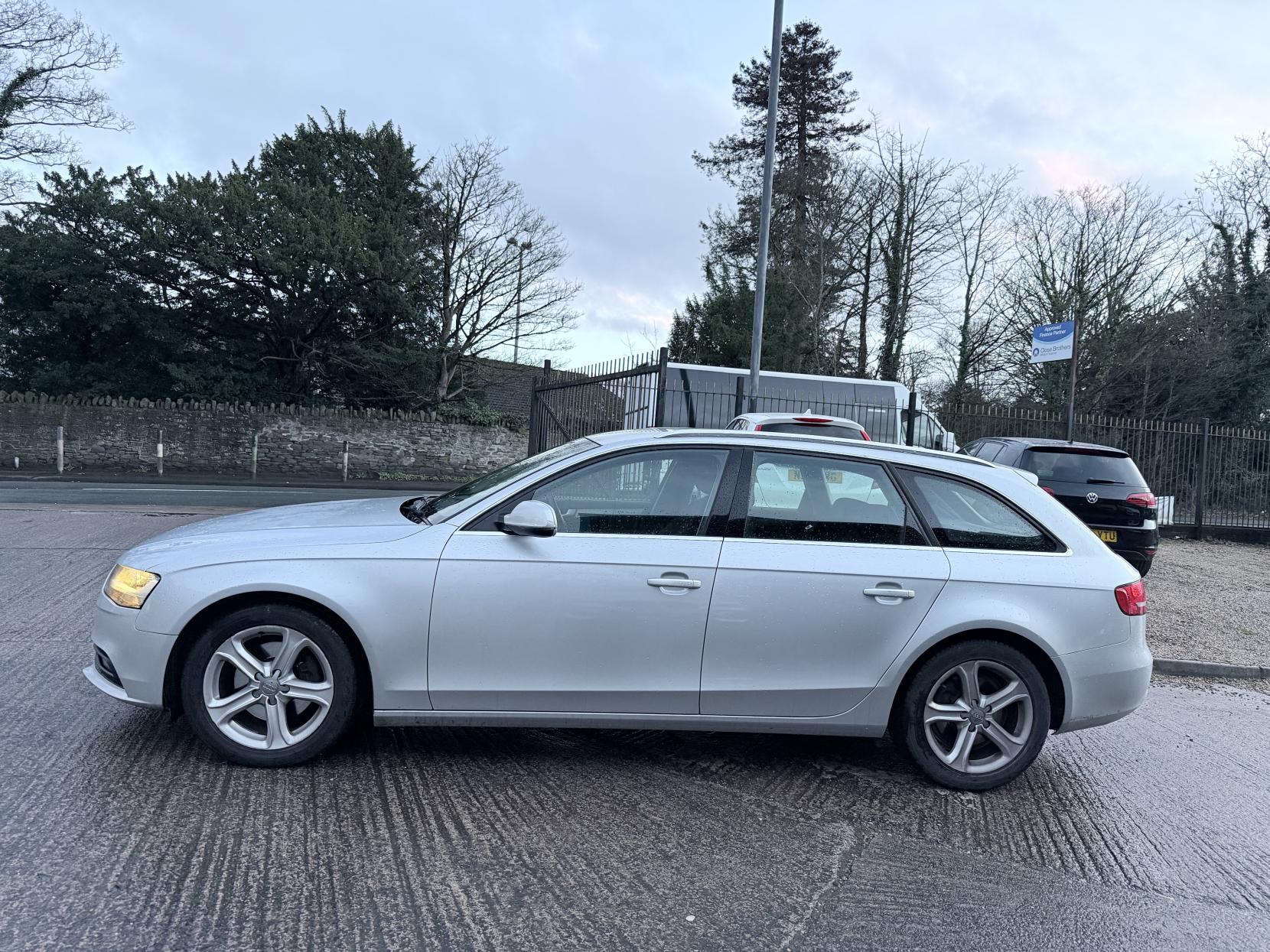Audi A4 Avant 2.0 TDI SE Estate 5dr Diesel Manual Euro 5 (s/s) (143 ps)
