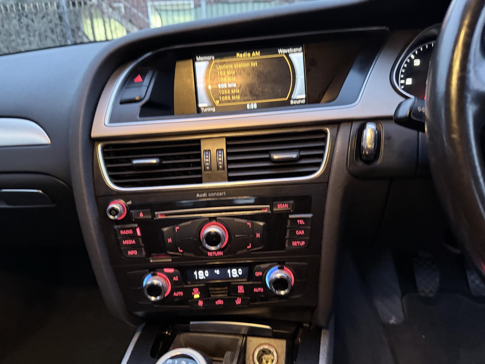 Audi A4 Avant 2.0 TDI SE Estate 5dr Diesel Manual Euro 5 (s/s) (143 ps)