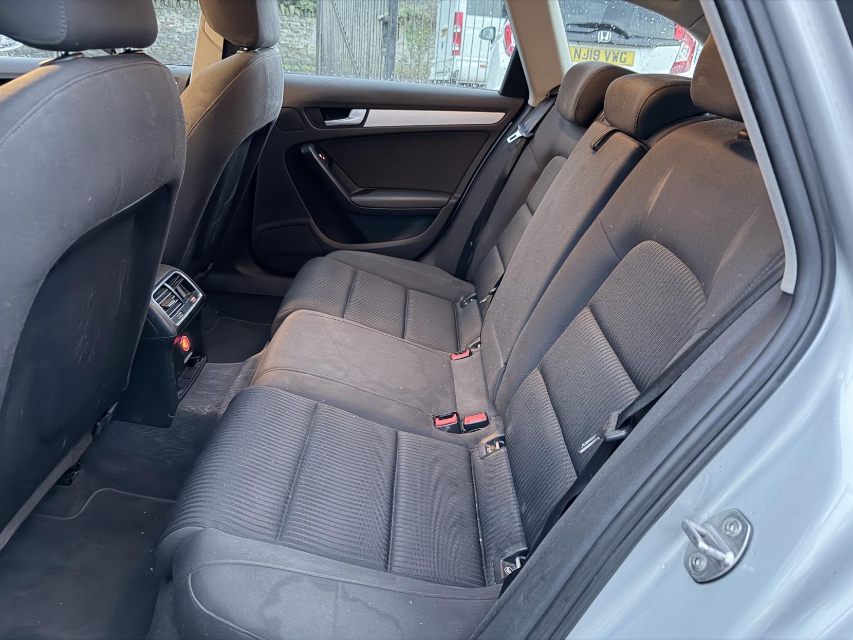 Audi A4 Avant 2.0 TDI SE Estate 5dr Diesel Manual Euro 5 (s/s) (143 ps)