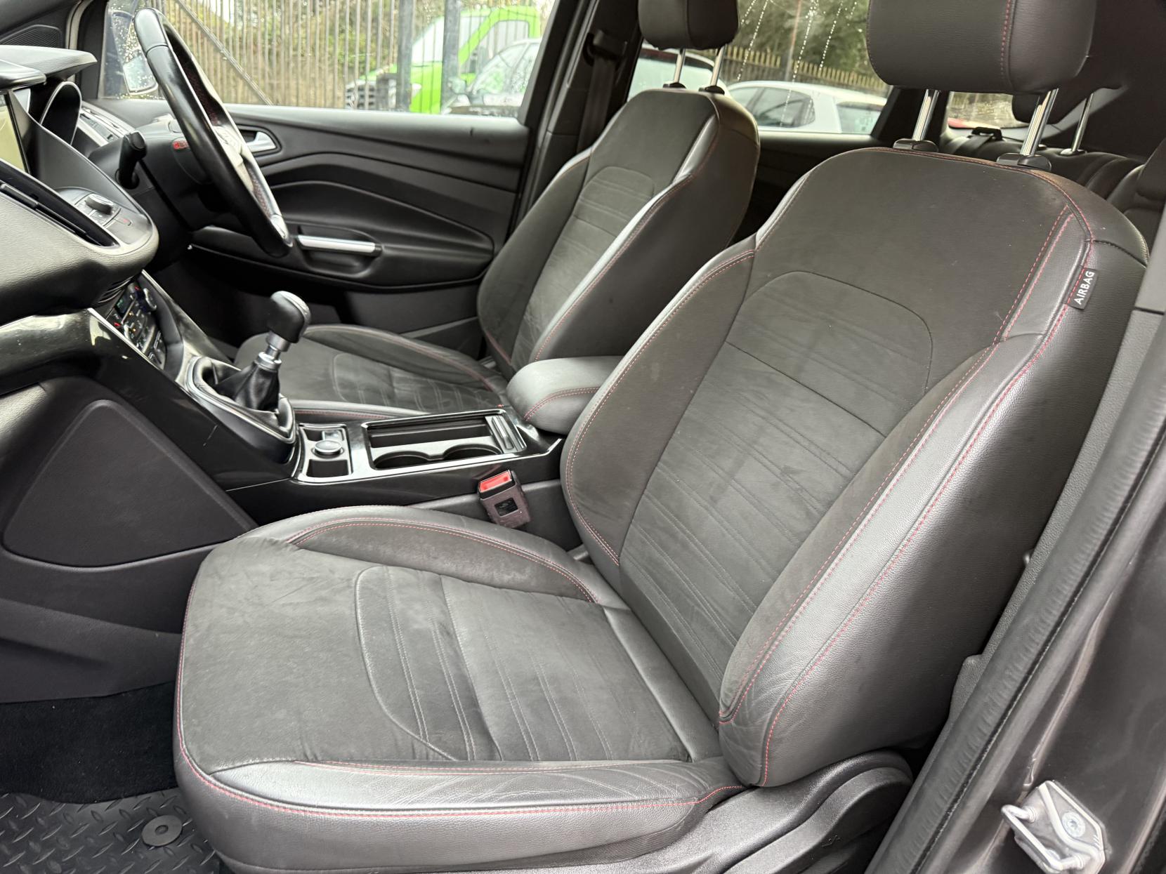 Ford Kuga 2.0 TDCi EcoBlue ST-Line SUV 5dr Diesel Manual Euro 6 (s/s) (150 ps)