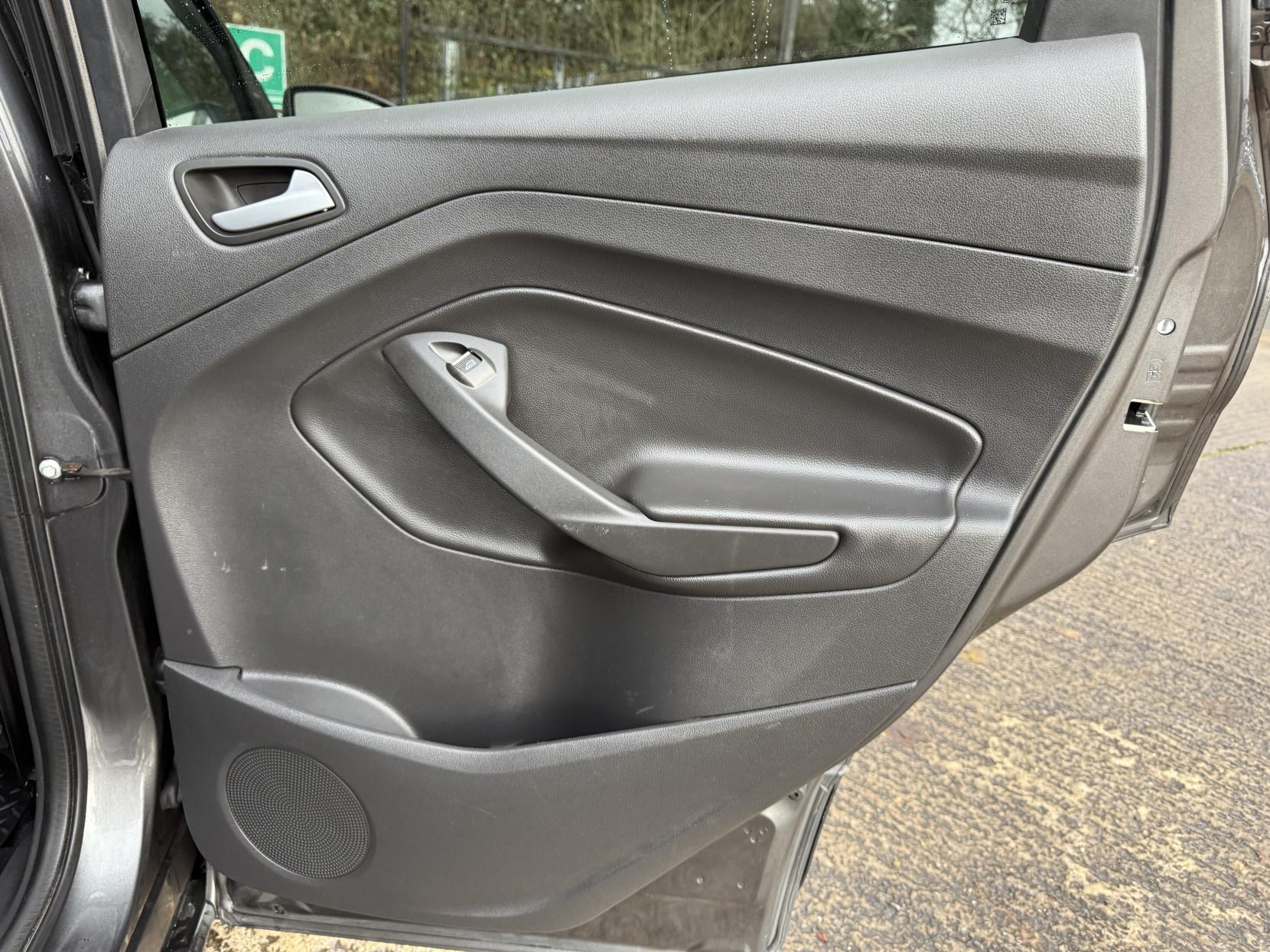 Ford Kuga 2.0 TDCi EcoBlue ST-Line SUV 5dr Diesel Manual Euro 6 (s/s) (150 ps)