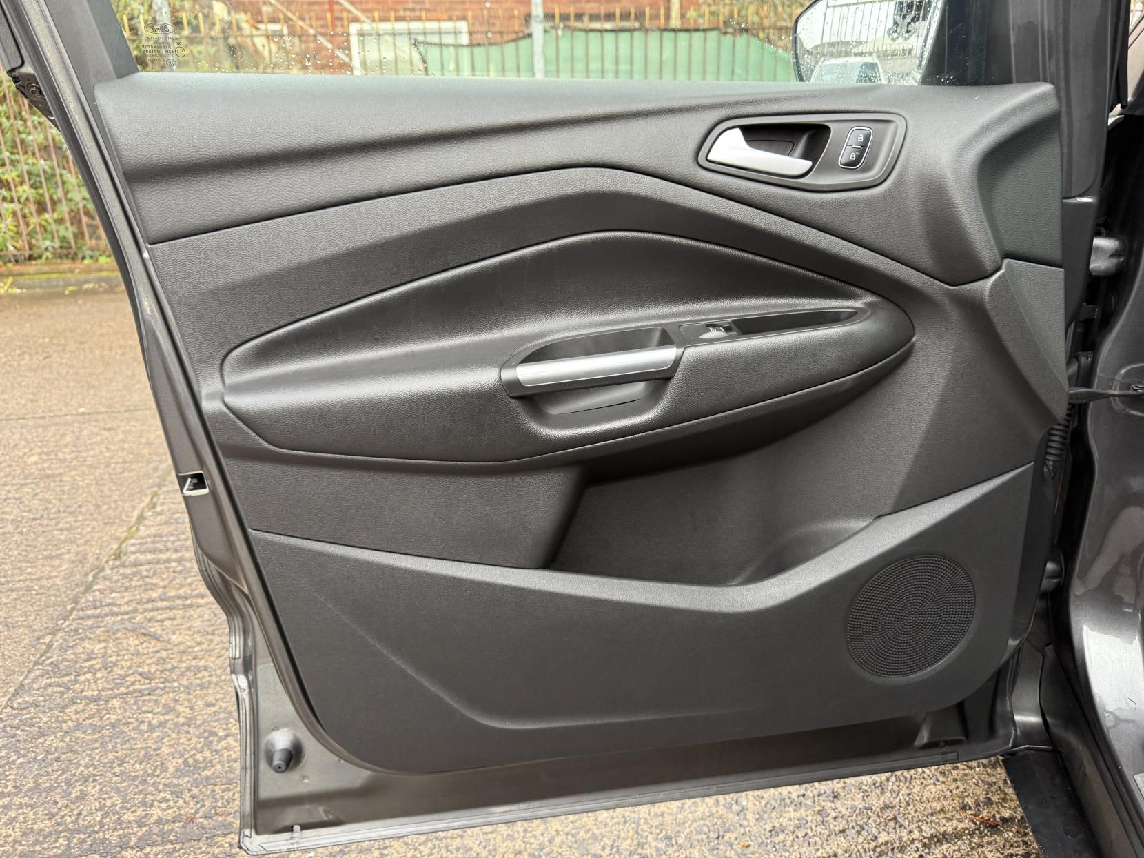 Ford Kuga 2.0 TDCi EcoBlue ST-Line SUV 5dr Diesel Manual Euro 6 (s/s) (150 ps)