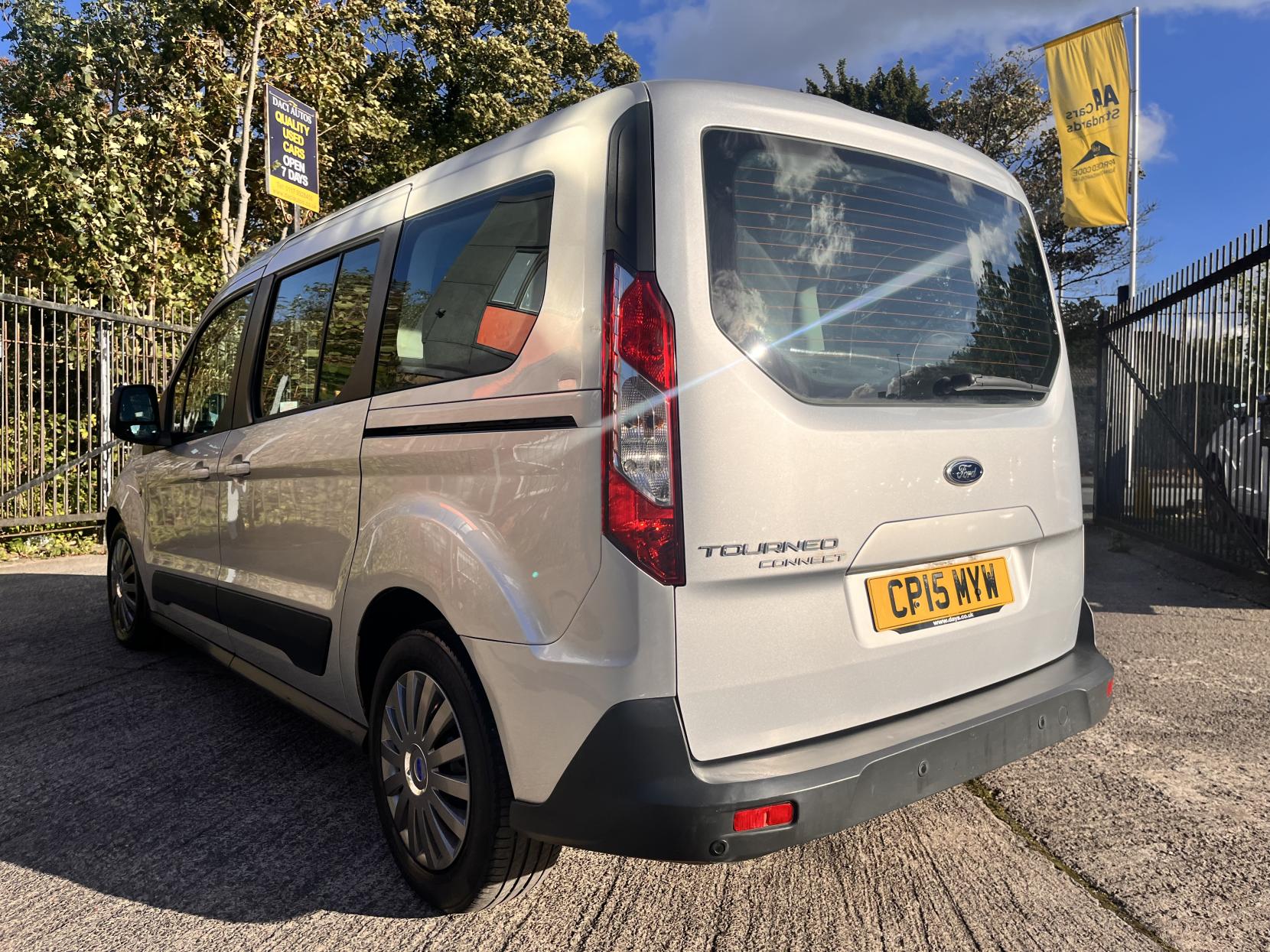 Ford Grand Tourneo Connect 1.6 TDCi Zetec MPV 5dr Diesel Manual Euro 5 (95 ps)