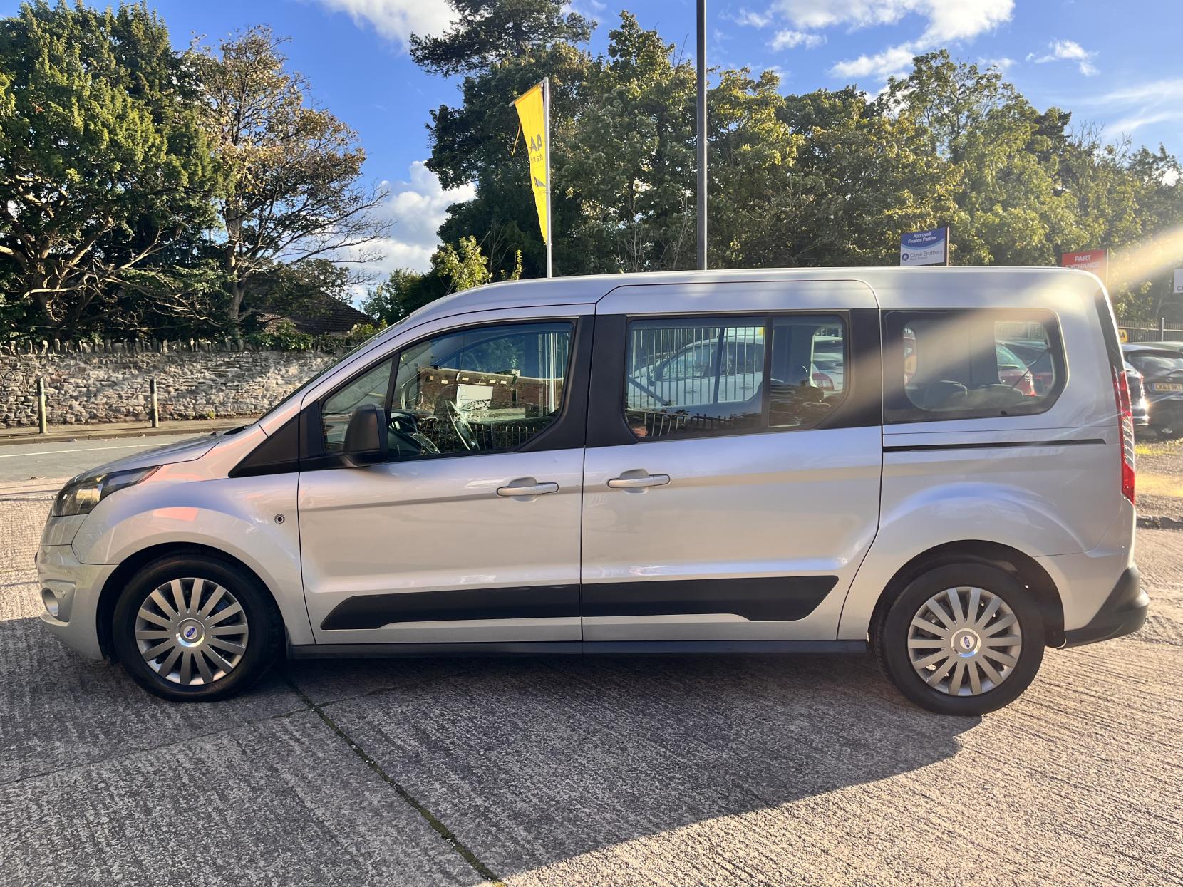 Ford Grand Tourneo Connect 1.6 TDCi Zetec MPV 5dr Diesel Manual Euro 5 (95 ps)