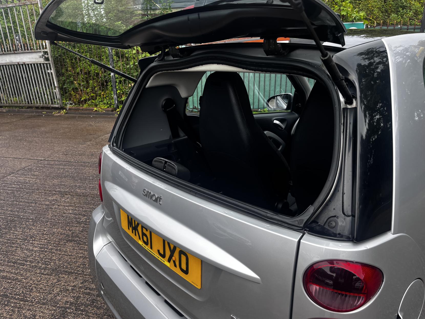 Smart fortwo 1.0 MHD Passion Coupe 2dr Petrol SoftTouch Euro 5 (s/s) (71 bhp)