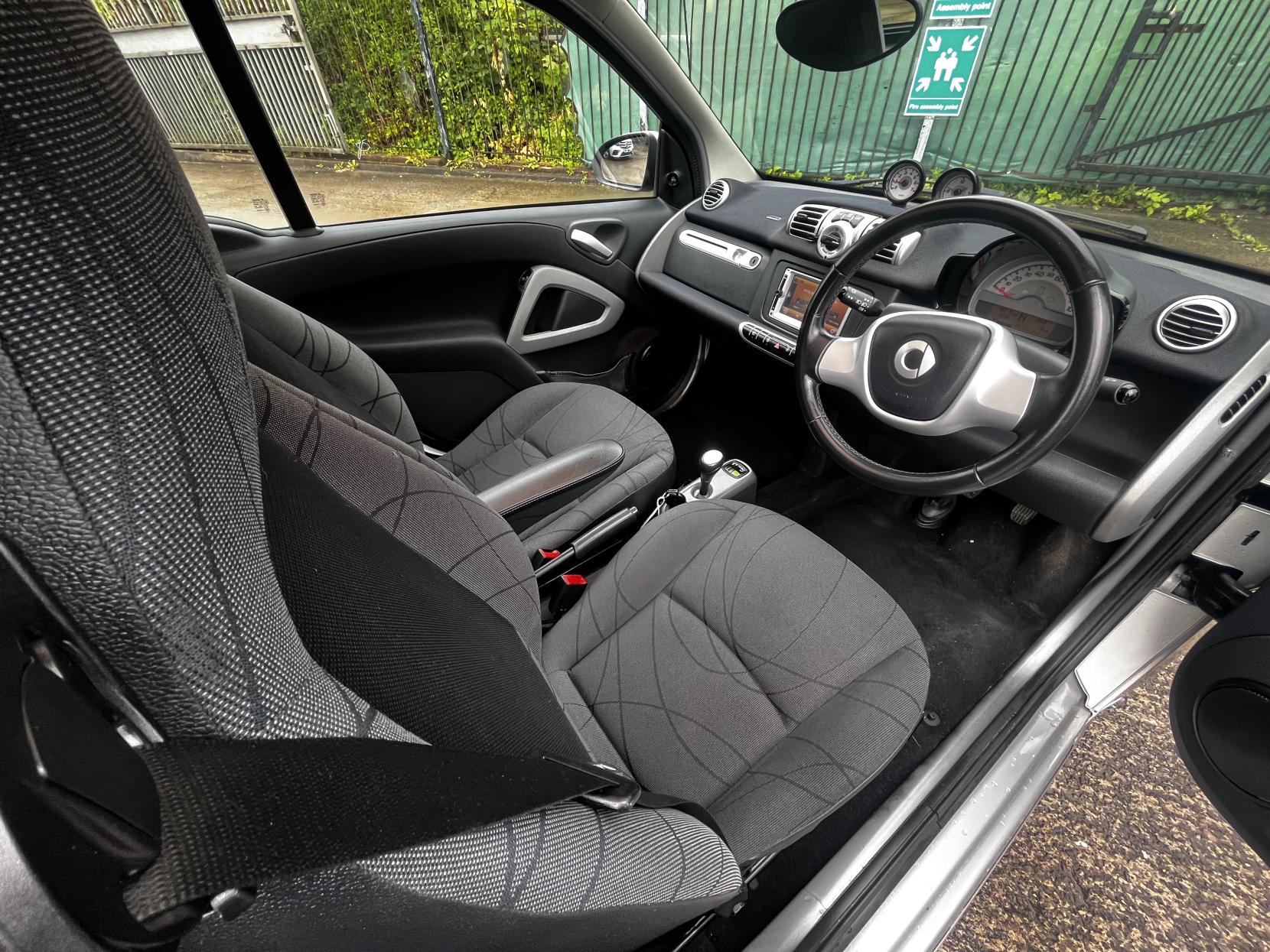 Smart fortwo 1.0 MHD Passion Coupe 2dr Petrol SoftTouch Euro 5 (s/s) (71 bhp)