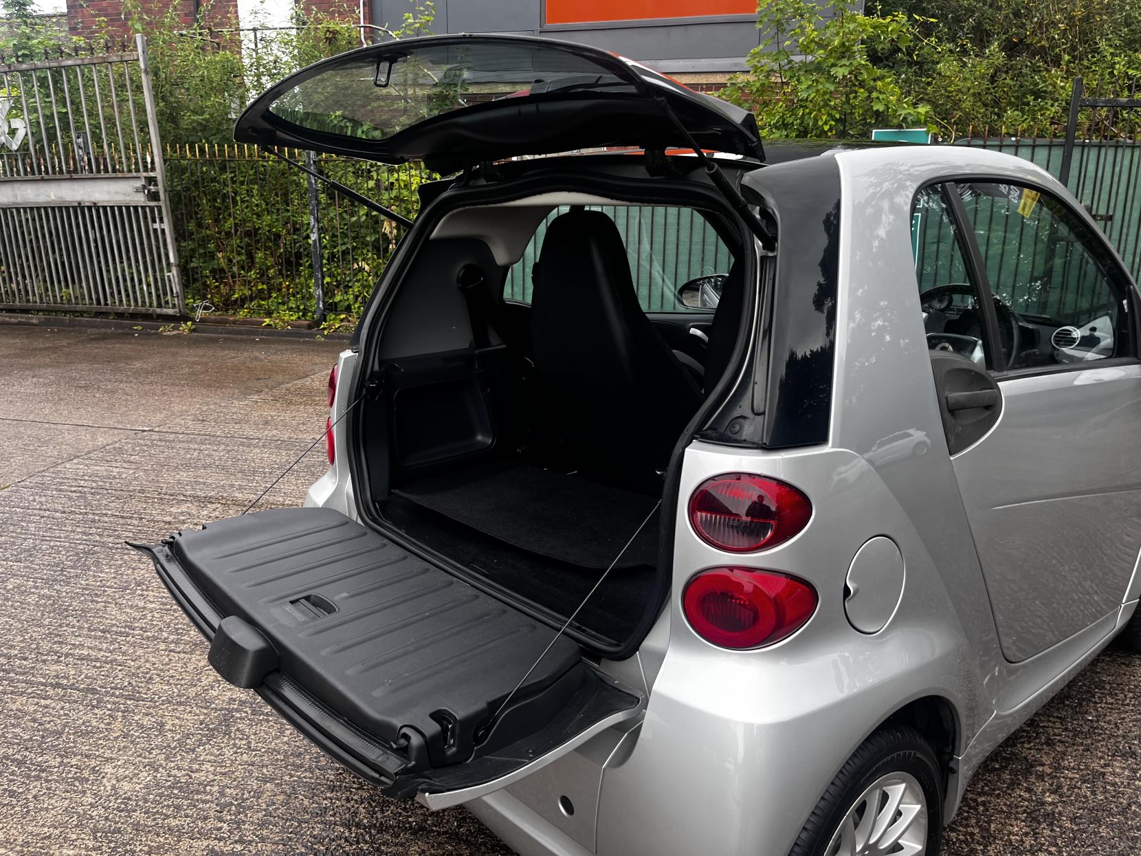 Smart fortwo 1.0 MHD Passion Coupe 2dr Petrol SoftTouch Euro 5 (s/s) (71 bhp)