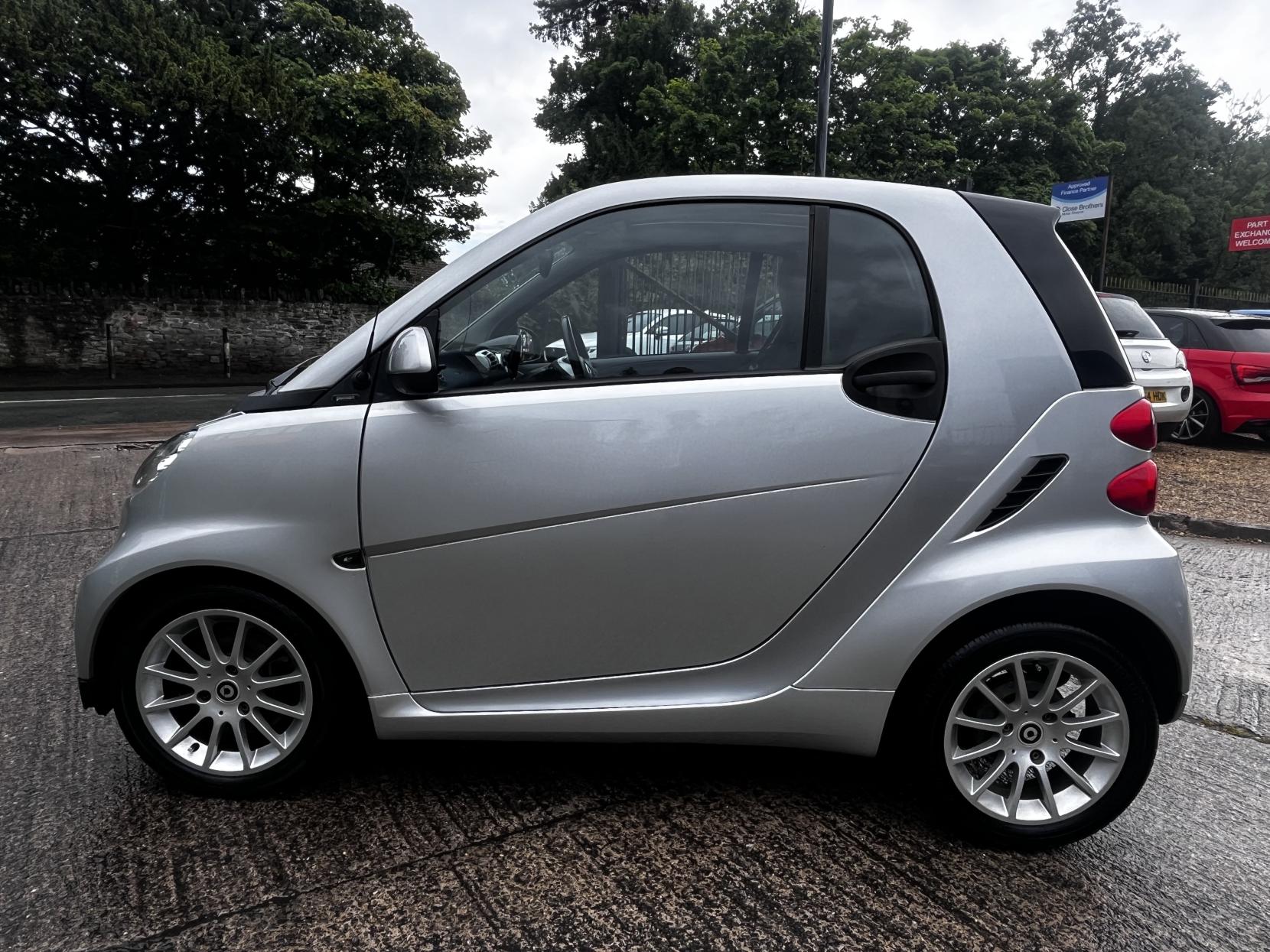 Smart fortwo 1.0 MHD Passion Coupe 2dr Petrol SoftTouch Euro 5 (s/s) (71 bhp)