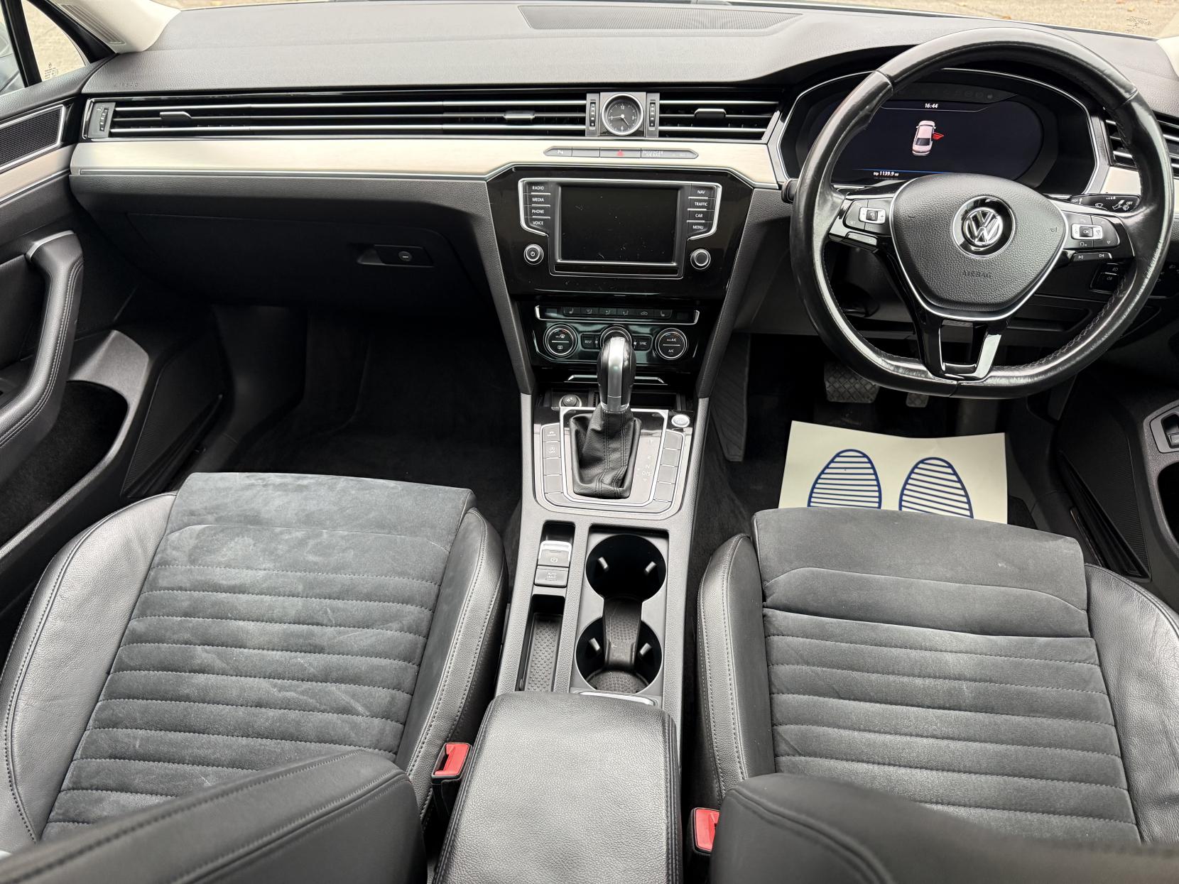 Volkswagen Passat 2.0 TDI BlueMotion Tech GT Saloon 4dr Diesel DSG Euro 6 (s/s) (150 ps)