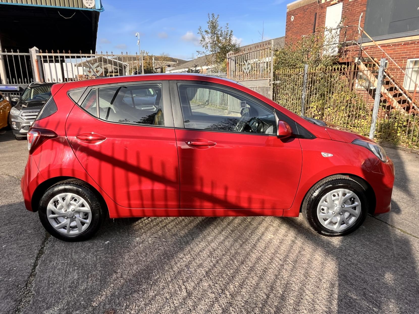 Hyundai i10 1.0 SE Hatchback 5dr Petrol Manual Euro 6 (67 ps)