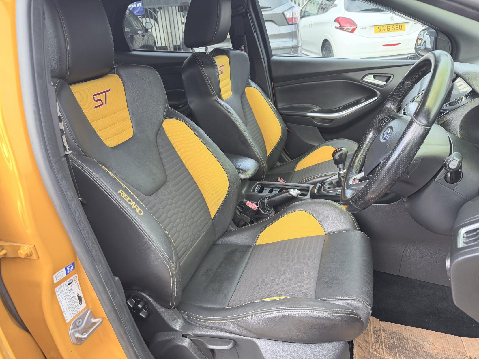 Ford Focus 2.0T EcoBoost ST-2 Hatchback 5dr Petrol Manual Euro 6 (s/s) (250 ps)