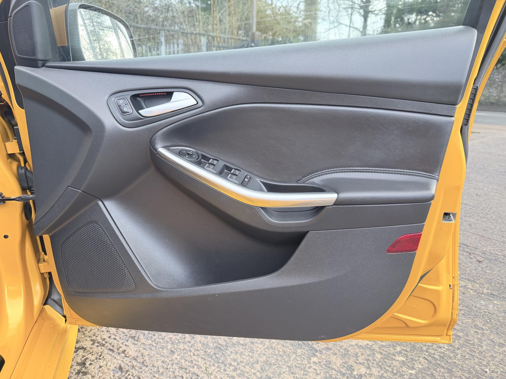 Ford Focus 2.0T EcoBoost ST-2 Hatchback 5dr Petrol Manual Euro 6 (s/s) (250 ps)