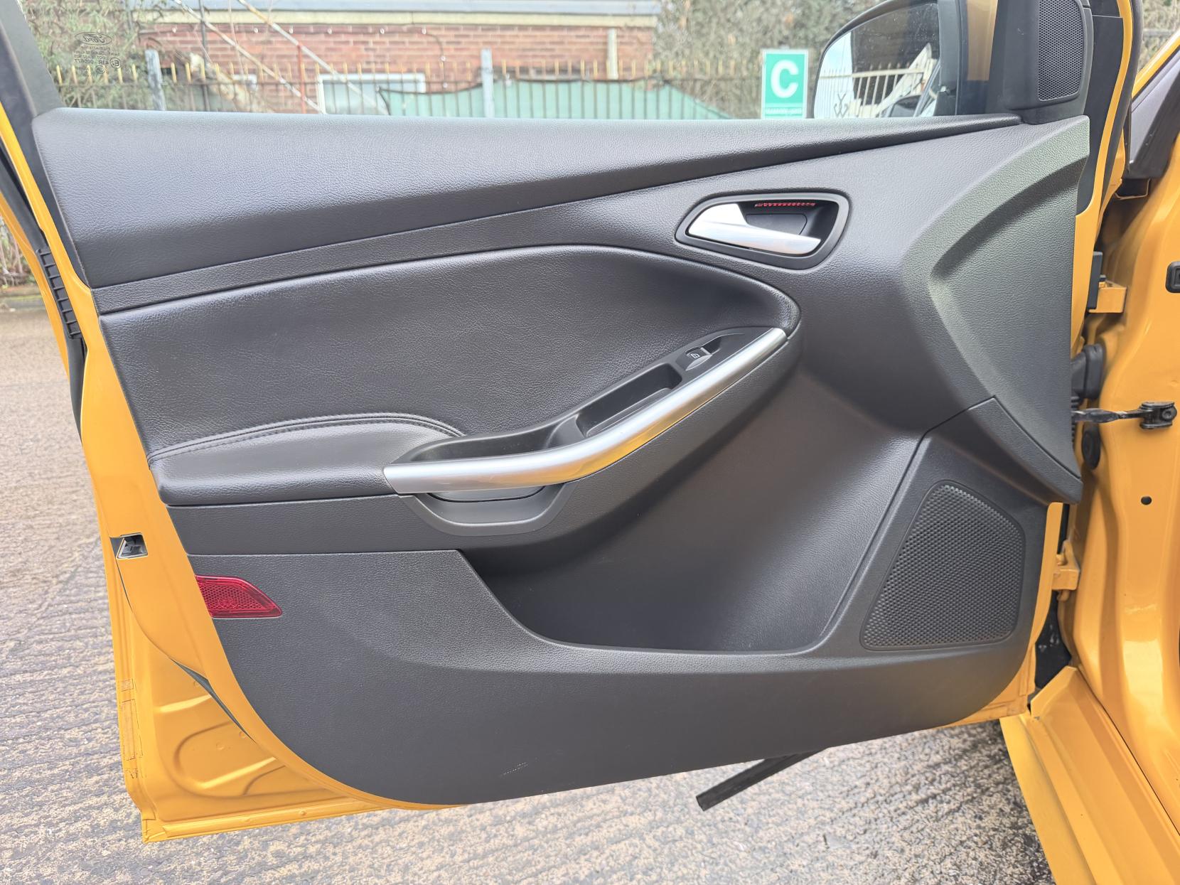 Ford Focus 2.0T EcoBoost ST-2 Hatchback 5dr Petrol Manual Euro 6 (s/s) (250 ps)