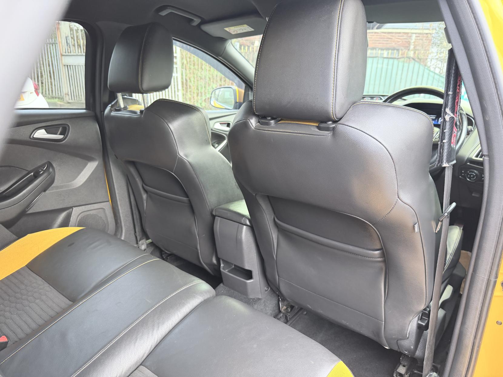 Ford Focus 2.0T EcoBoost ST-2 Hatchback 5dr Petrol Manual Euro 6 (s/s) (250 ps)