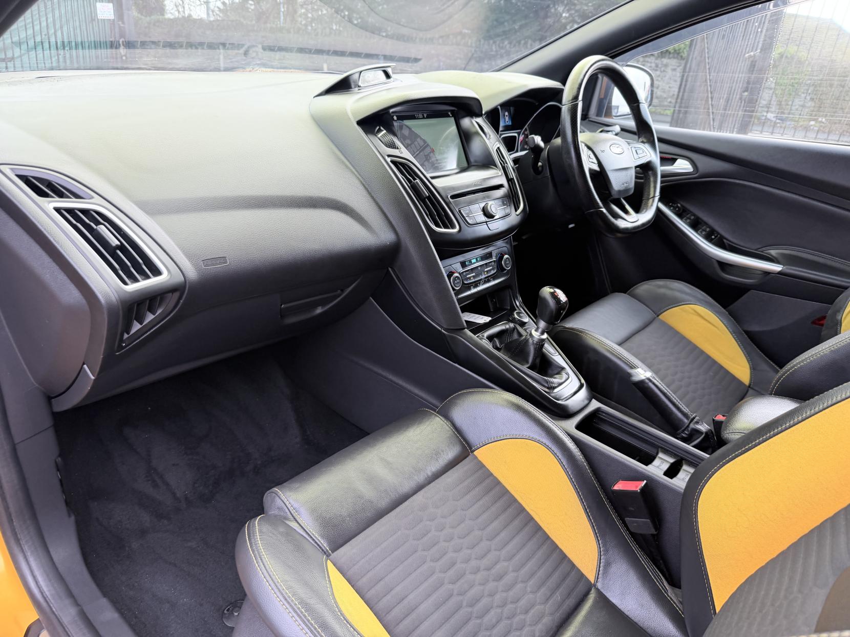 Ford Focus 2.0T EcoBoost ST-2 Hatchback 5dr Petrol Manual Euro 6 (s/s) (250 ps)