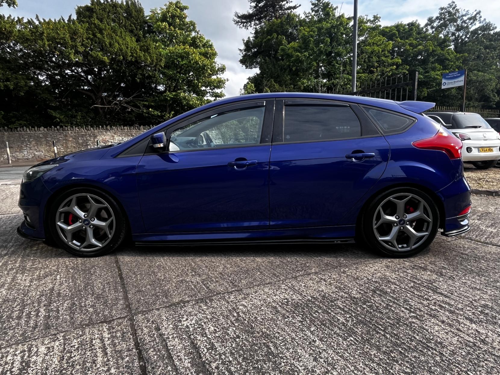 Ford Focus 2.0 TDCi ST-3 Hatchback 5dr Diesel Manual Euro 6 (s/s) (185 ps)