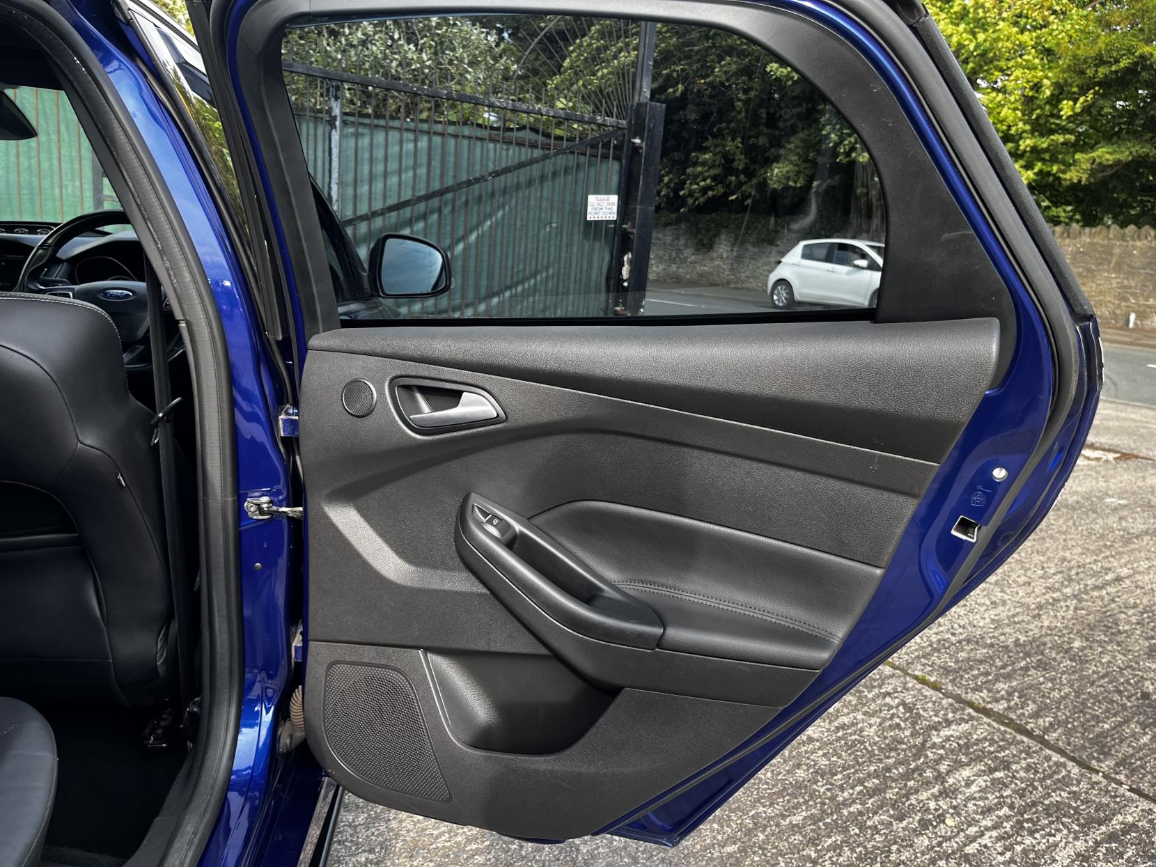 Ford Focus 2.0 TDCi ST-3 Hatchback 5dr Diesel Manual Euro 6 (s/s) (185 ps)