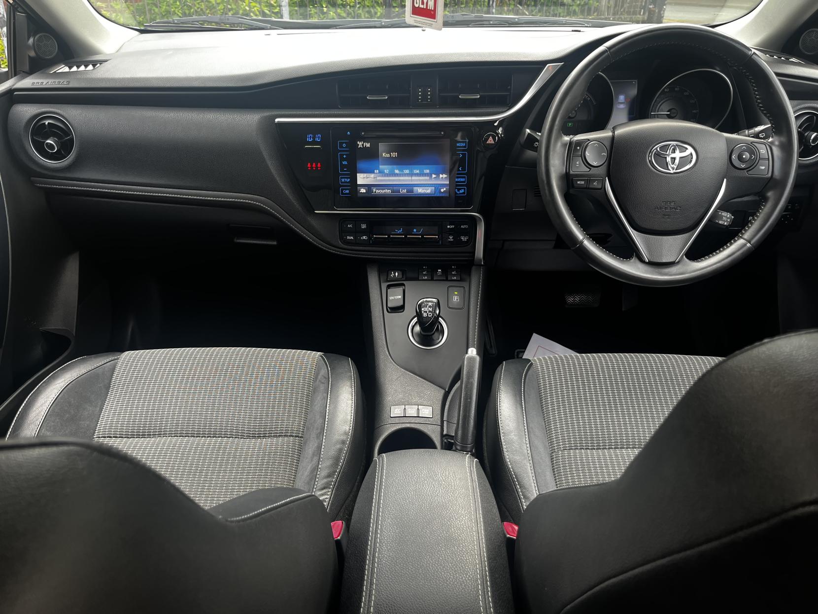 Toyota Auris 1.8 VVT-h Excel Hatchback 5dr Petrol Hybrid CVT Euro 6 (s/s) (136 ps)