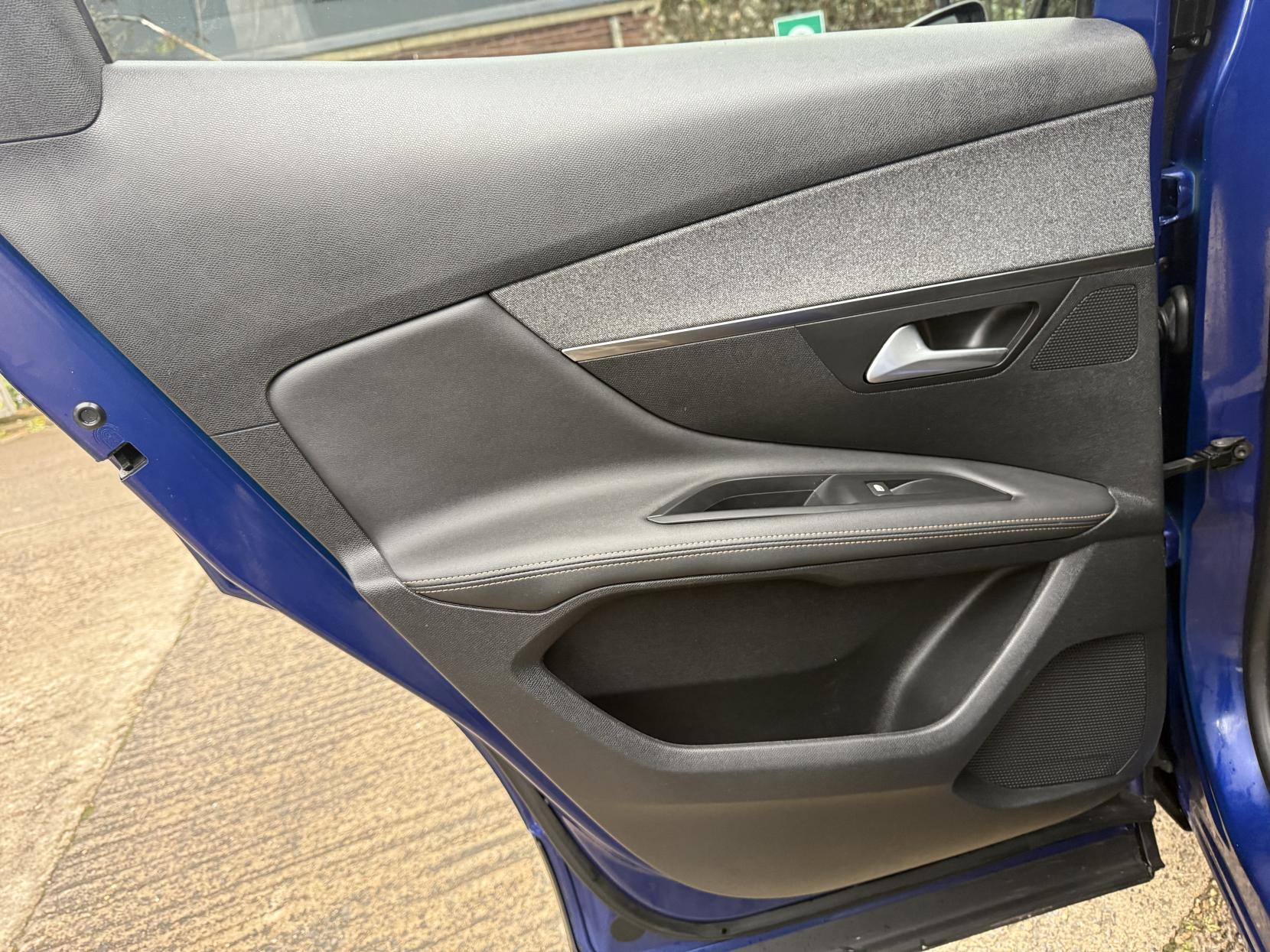 Peugeot 3008 1.5 BlueHDi GT Line SUV 5dr Diesel EAT Euro 6 (s/s) (130 ps)