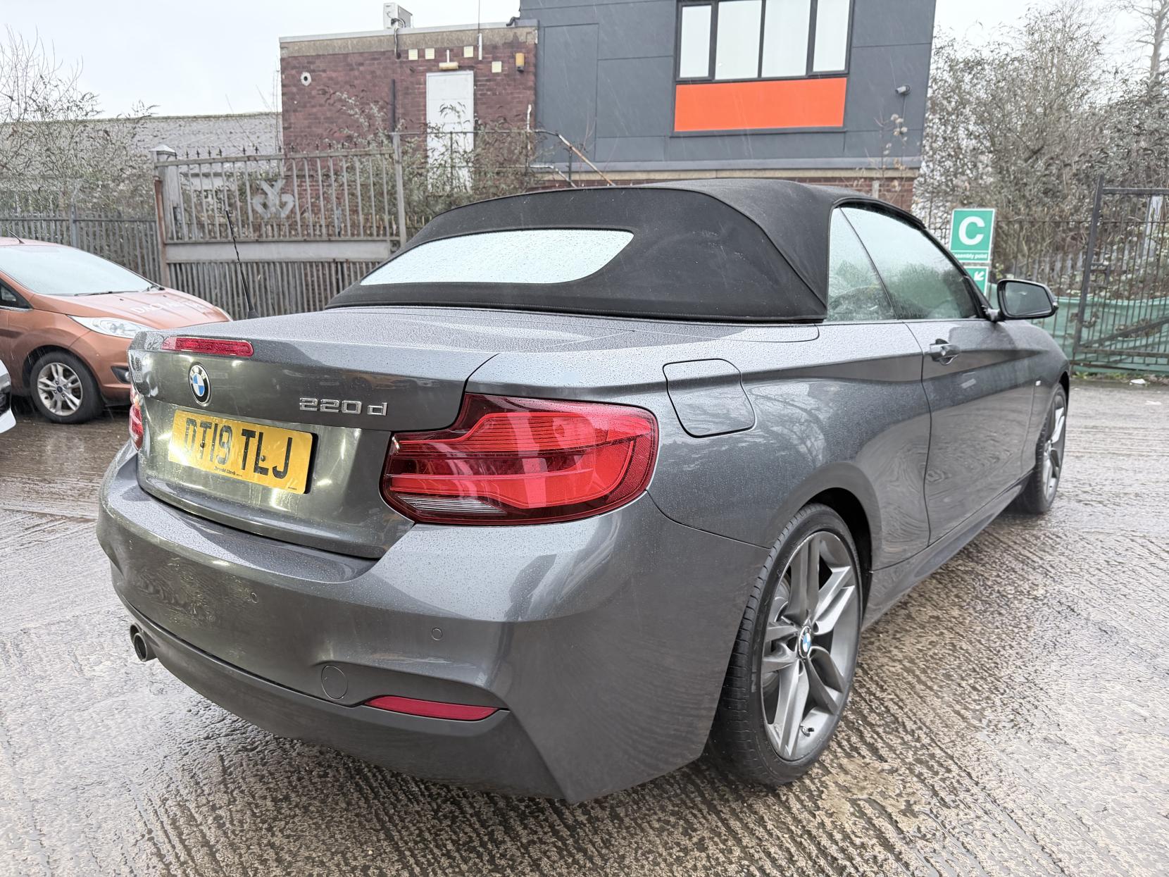 BMW 2 Series 2.0 220d M Sport Convertible 2dr Diesel Auto Euro 6 (s/s) (190 ps)