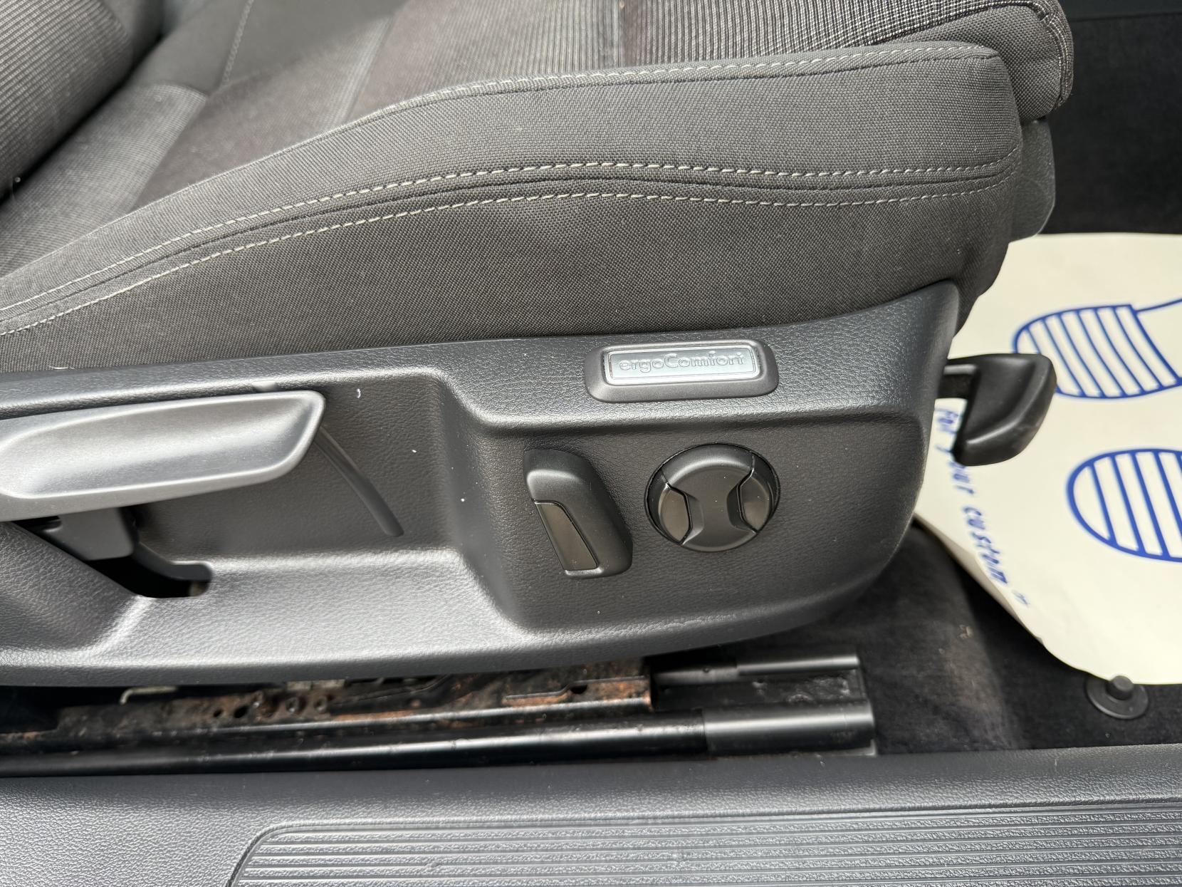 Volkswagen Passat 1.6 TDI BlueMotion Tech SE Business Estate 5dr Diesel Manual Euro 6 (s/s) (120 ps)