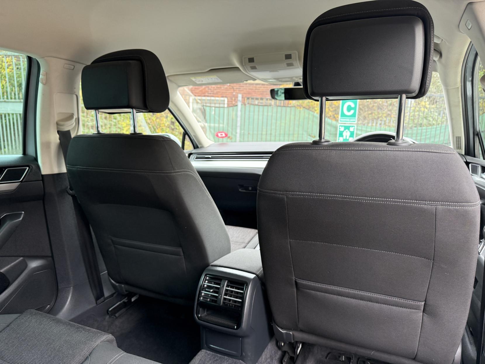 Volkswagen Passat 1.6 TDI BlueMotion Tech SE Business Estate 5dr Diesel Manual Euro 6 (s/s) (120 ps)