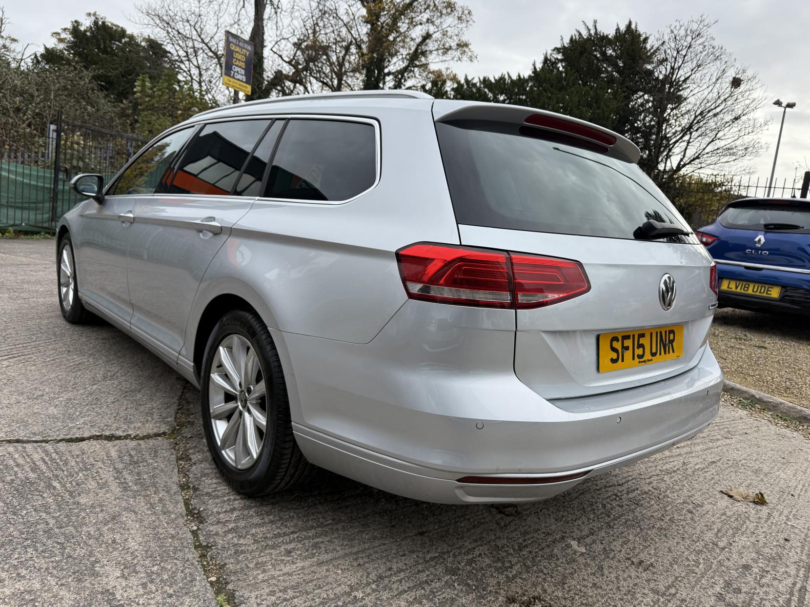 Volkswagen Passat 1.6 TDI BlueMotion Tech SE Business Estate 5dr Diesel Manual Euro 6 (s/s) (120 ps)