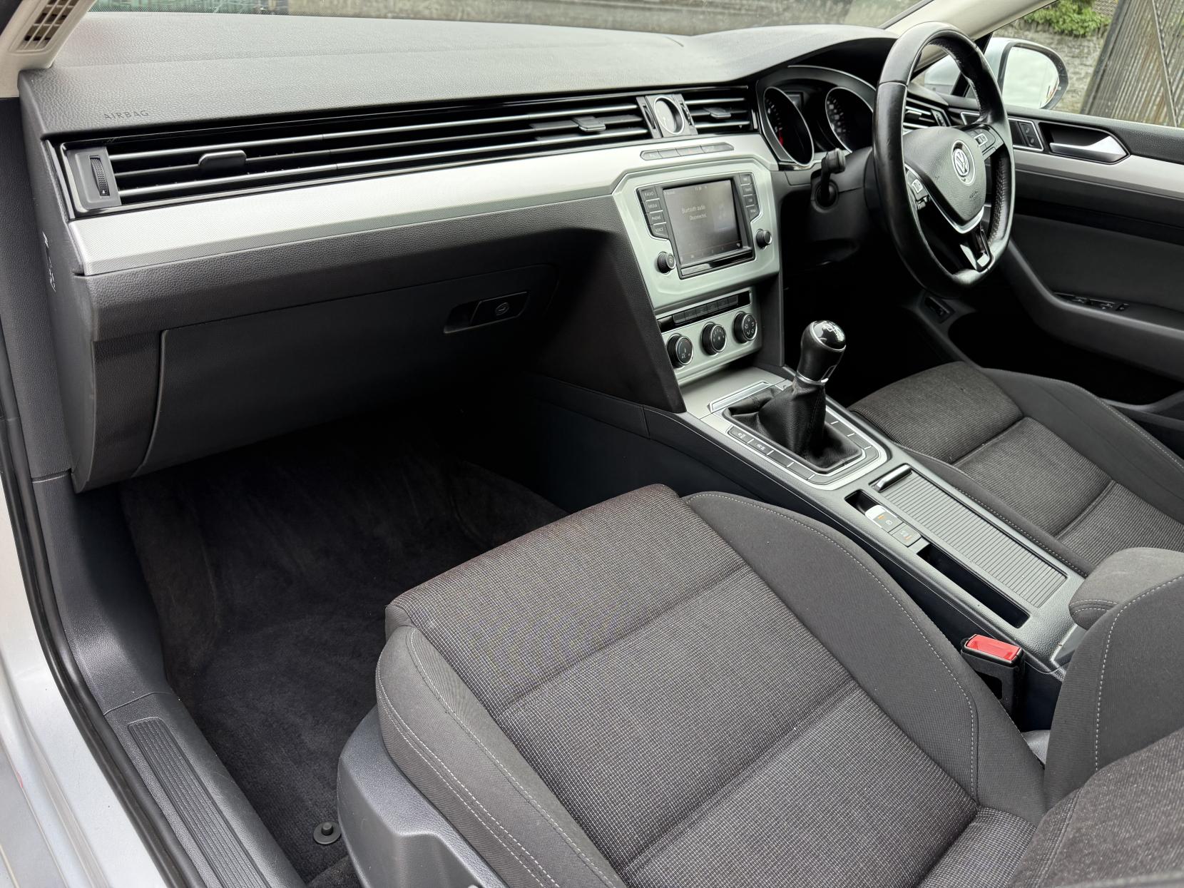 Volkswagen Passat 1.6 TDI BlueMotion Tech SE Business Estate 5dr Diesel Manual Euro 6 (s/s) (120 ps)