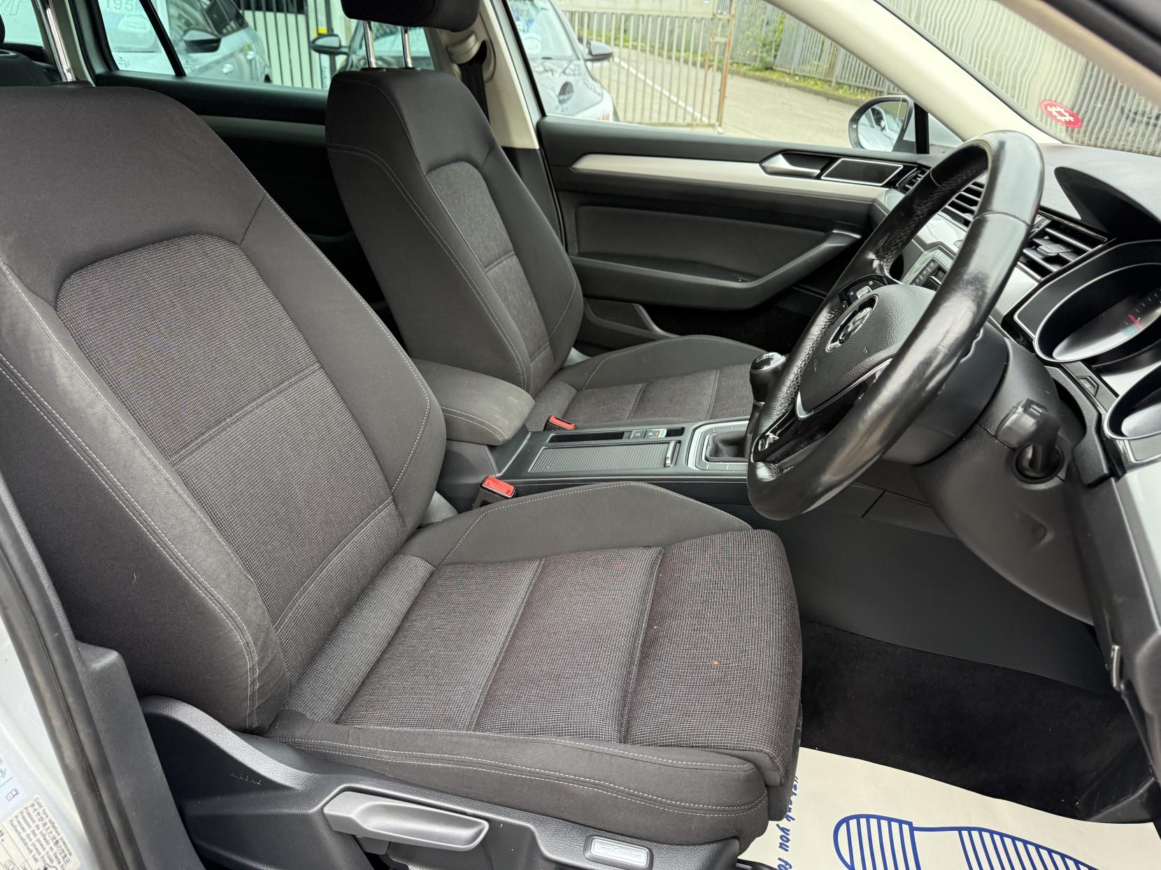 Volkswagen Passat 1.6 TDI BlueMotion Tech SE Business Estate 5dr Diesel Manual Euro 6 (s/s) (120 ps)