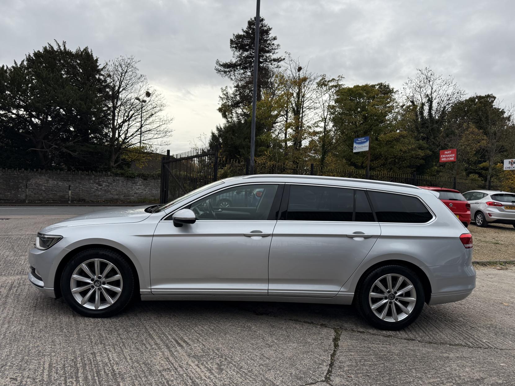 Volkswagen Passat 1.6 TDI BlueMotion Tech SE Business Estate 5dr Diesel Manual Euro 6 (s/s) (120 ps)