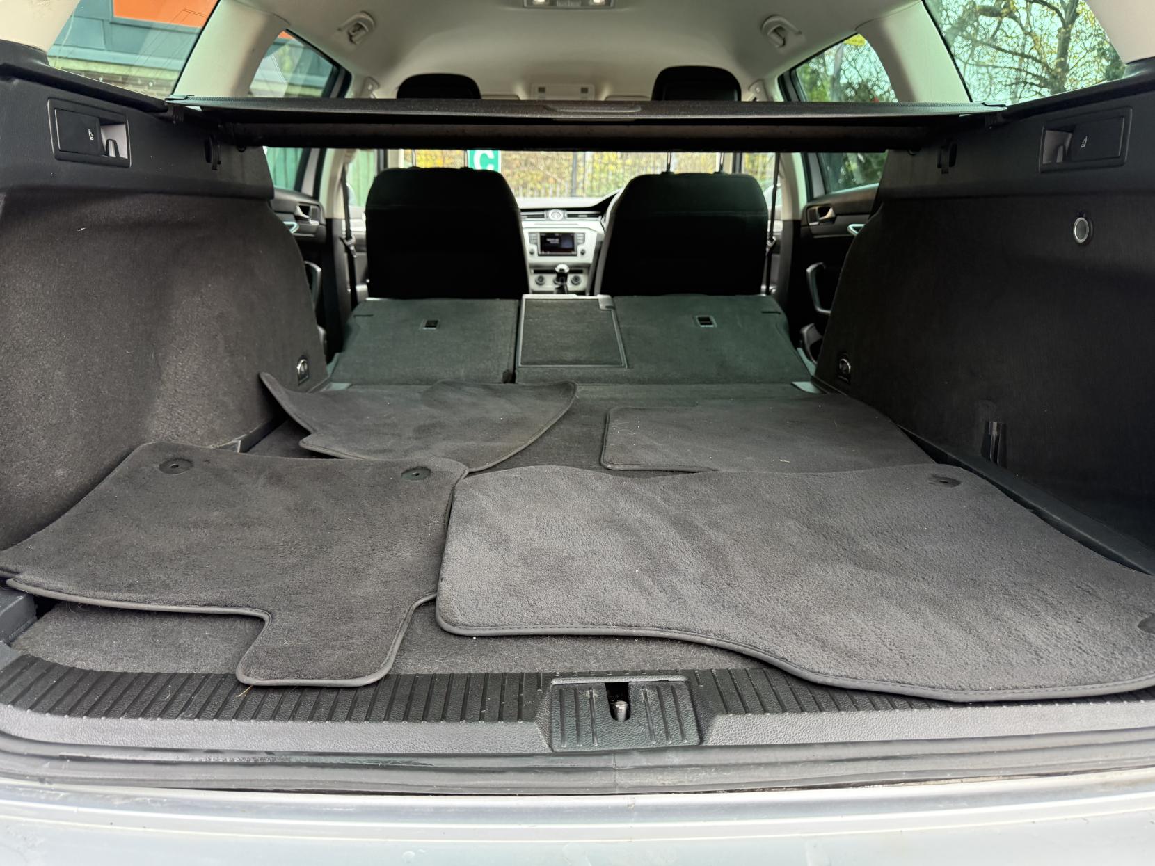 Volkswagen Passat 1.6 TDI BlueMotion Tech SE Business Estate 5dr Diesel Manual Euro 6 (s/s) (120 ps)