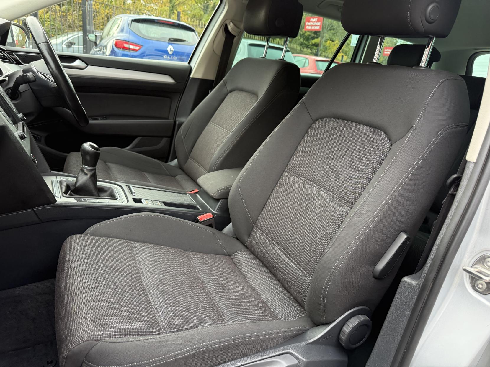 Volkswagen Passat 1.6 TDI BlueMotion Tech SE Business Estate 5dr Diesel Manual Euro 6 (s/s) (120 ps)