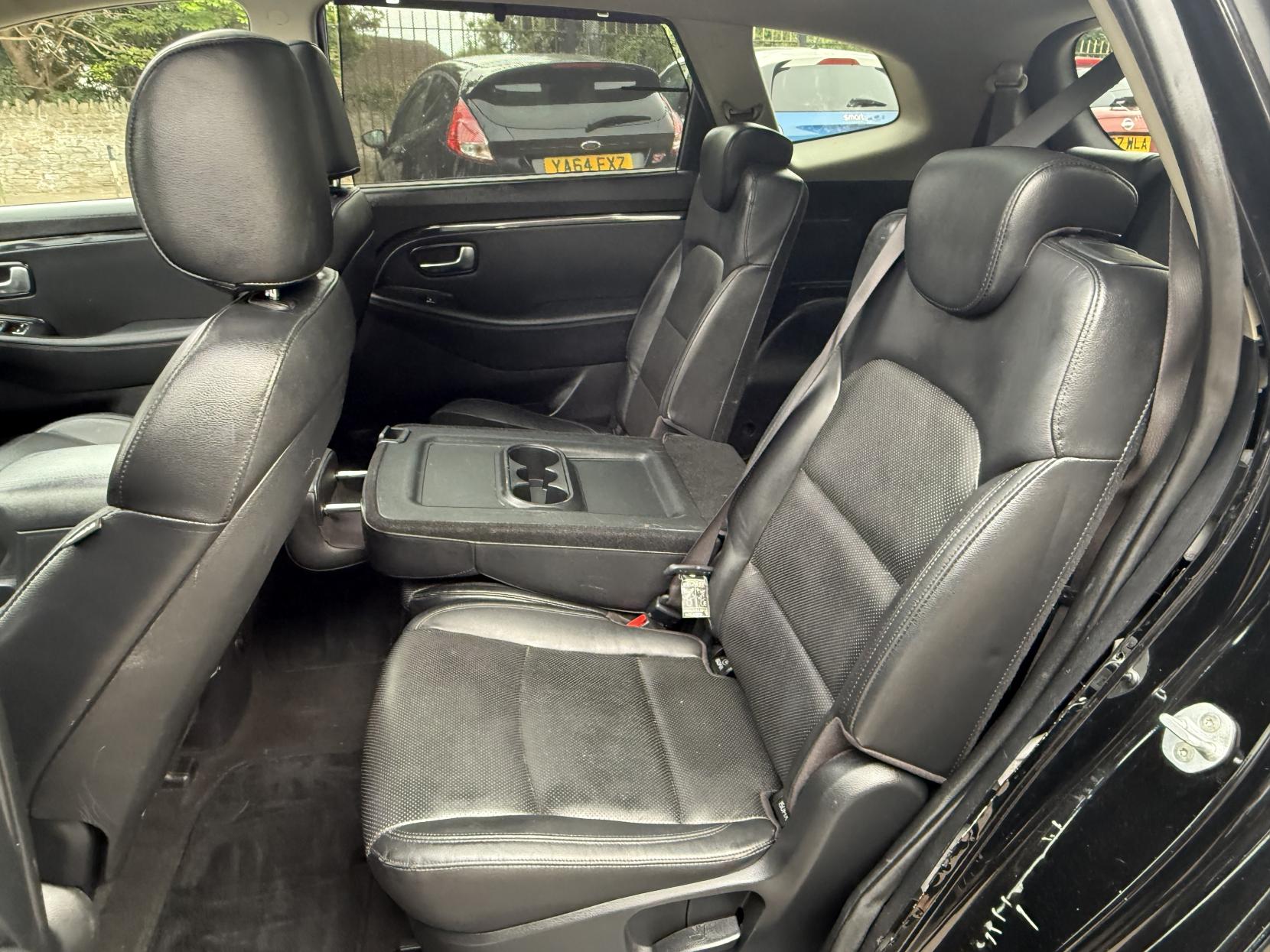 Kia Carens 1.7 CRDi EcoDynamics 3 MPV 5dr Diesel Manual Euro 5 (s/s) (134 bhp)