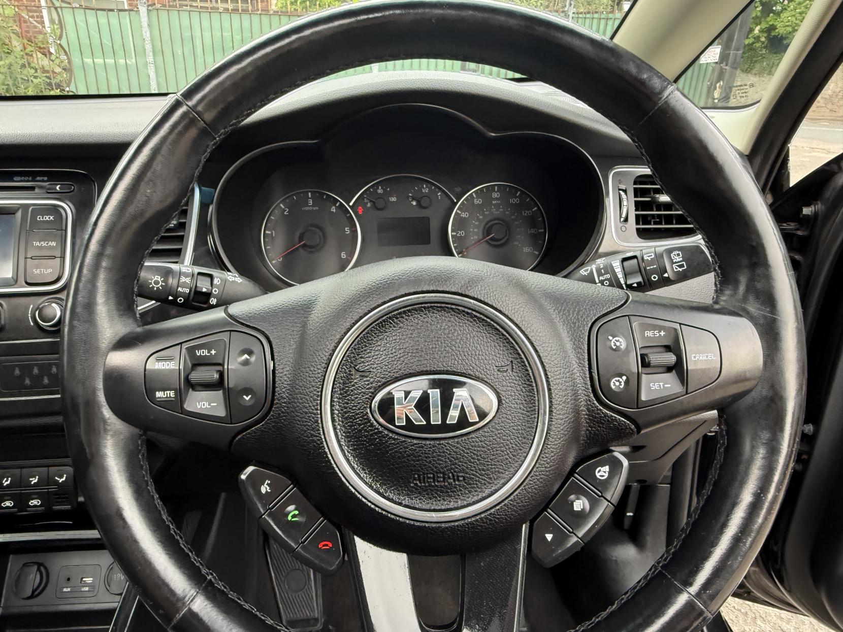 Kia Carens 1.7 CRDi EcoDynamics 3 MPV 5dr Diesel Manual Euro 5 (s/s) (134 bhp)